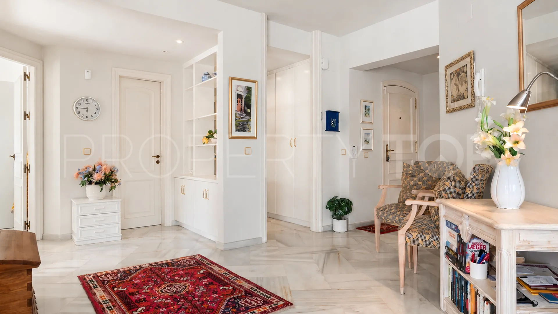 For sale apartment in Elviria with 3 bedrooms