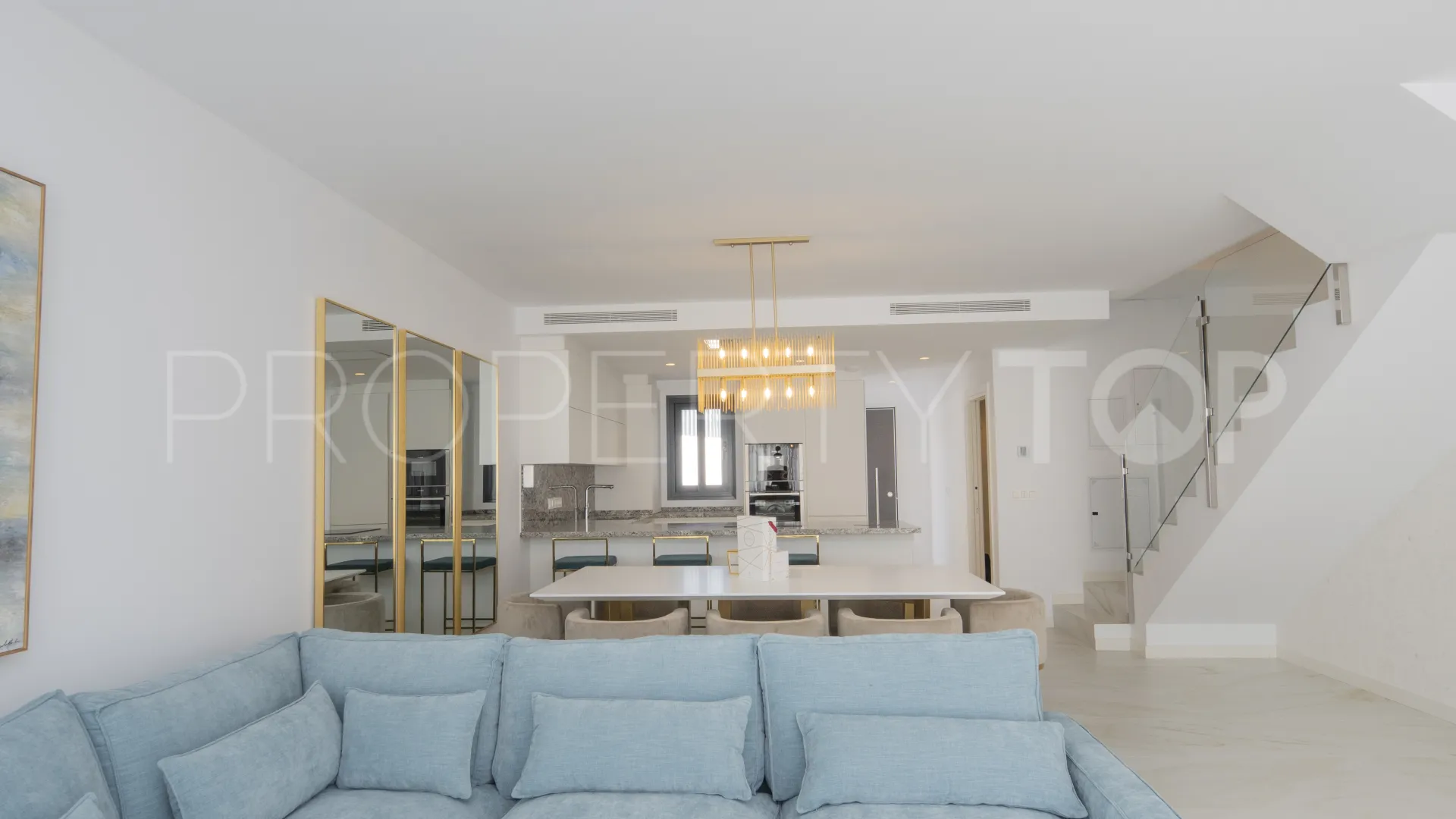 Adosado en venta con 4 dormitorios en Nueva Andalucia