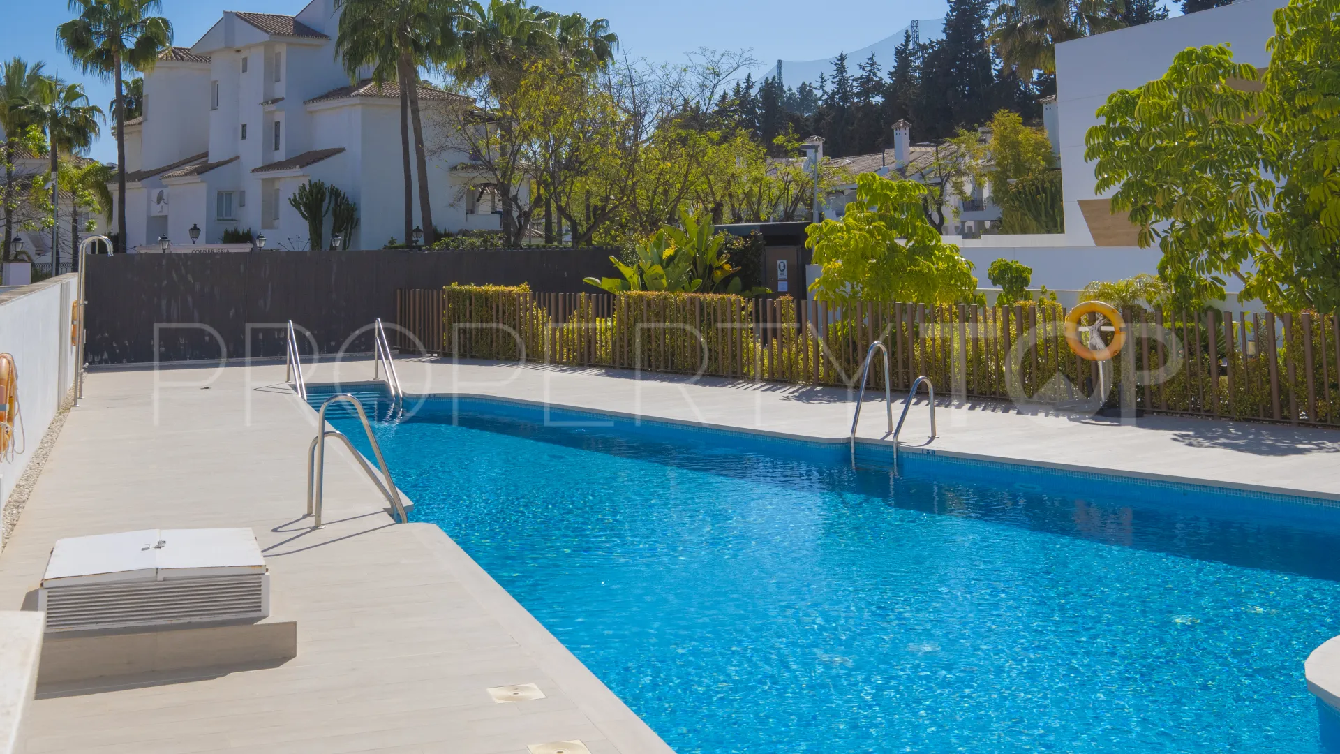 Adosado en venta con 4 dormitorios en Nueva Andalucia
