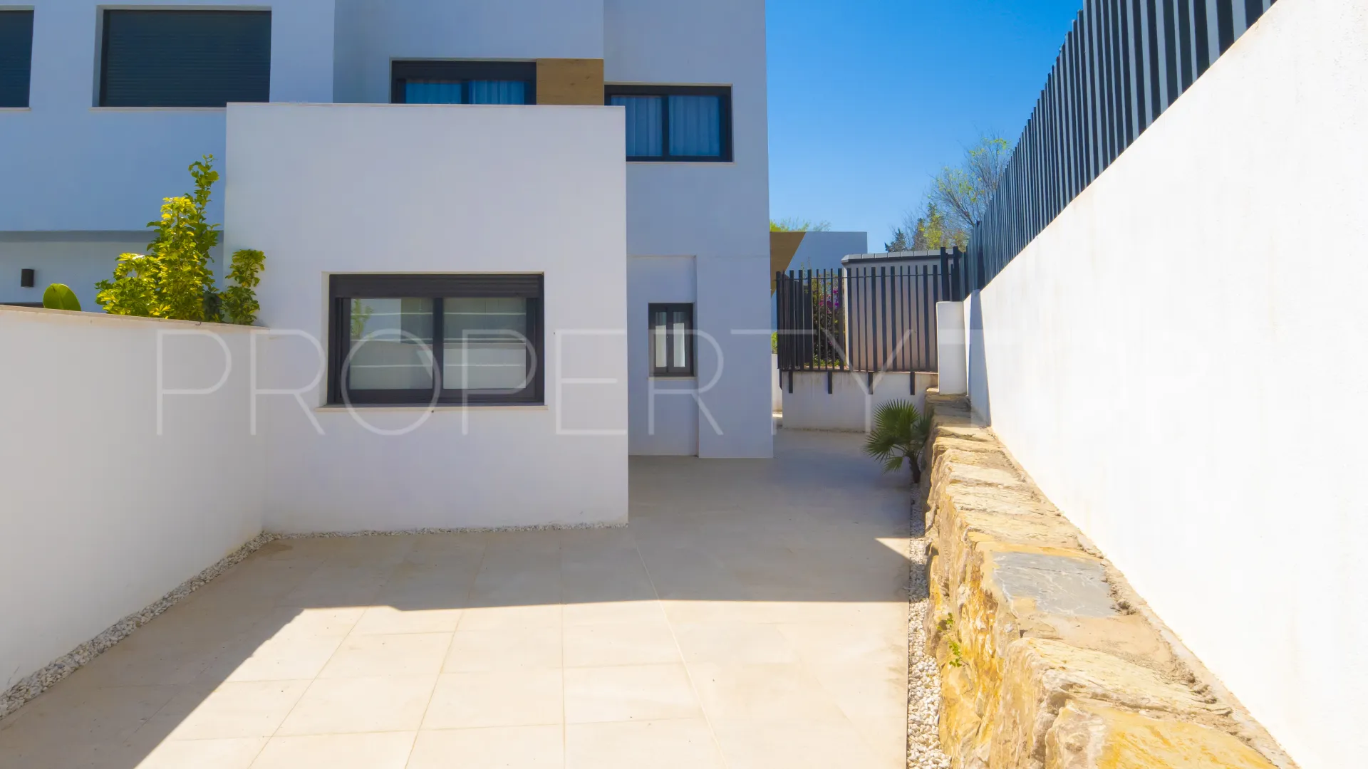 Adosado en venta con 4 dormitorios en Nueva Andalucia
