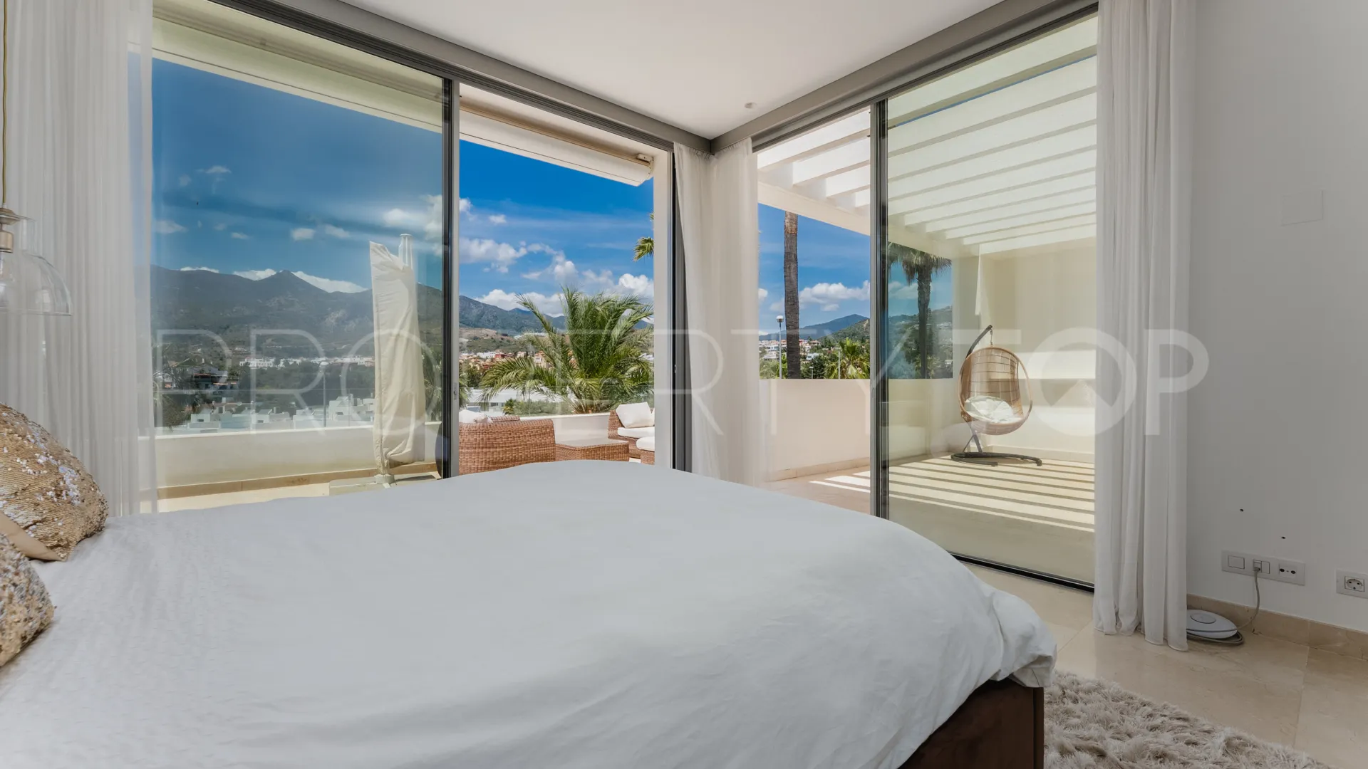 Rio Real villa for sale