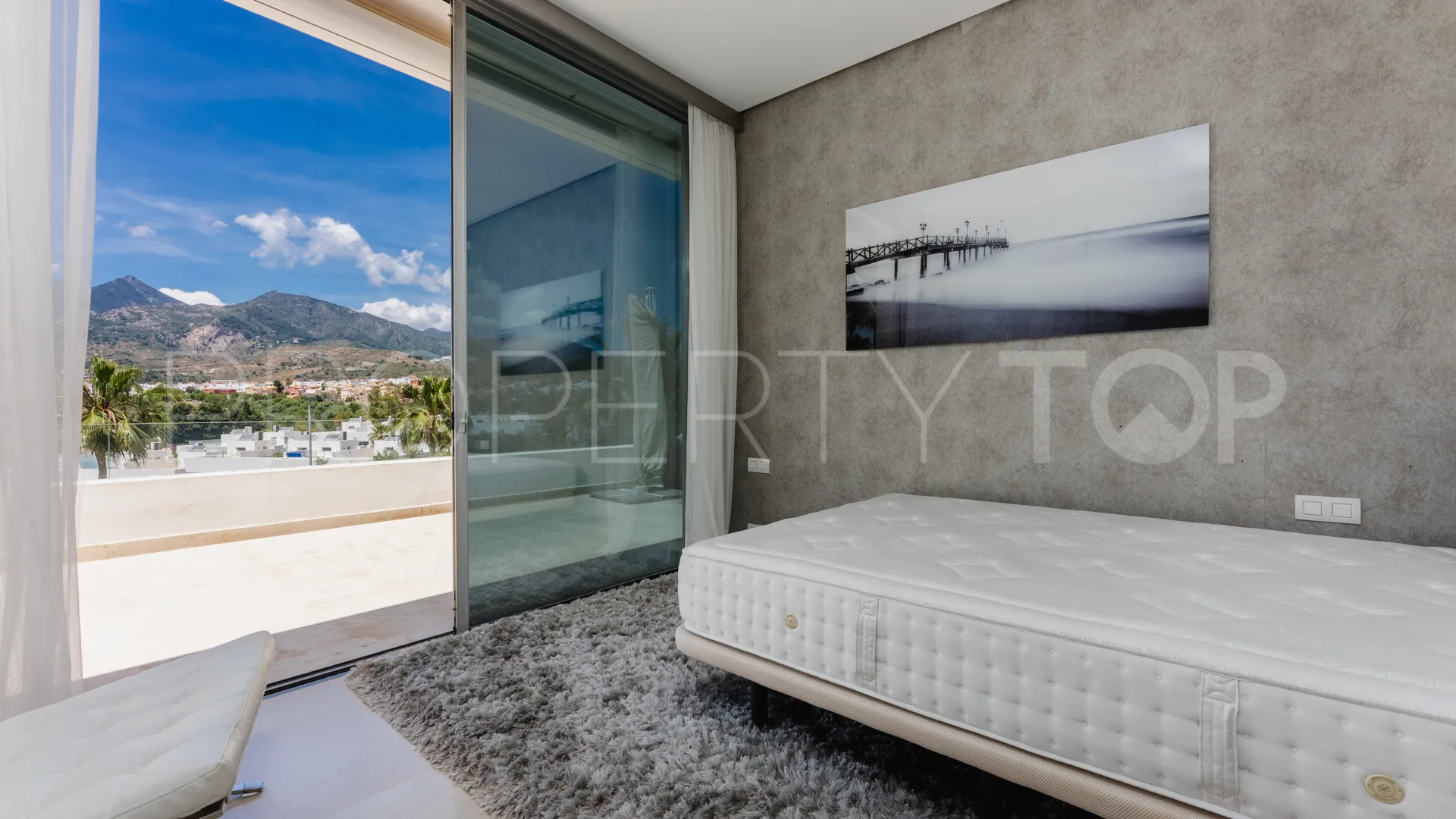 Rio Real villa for sale