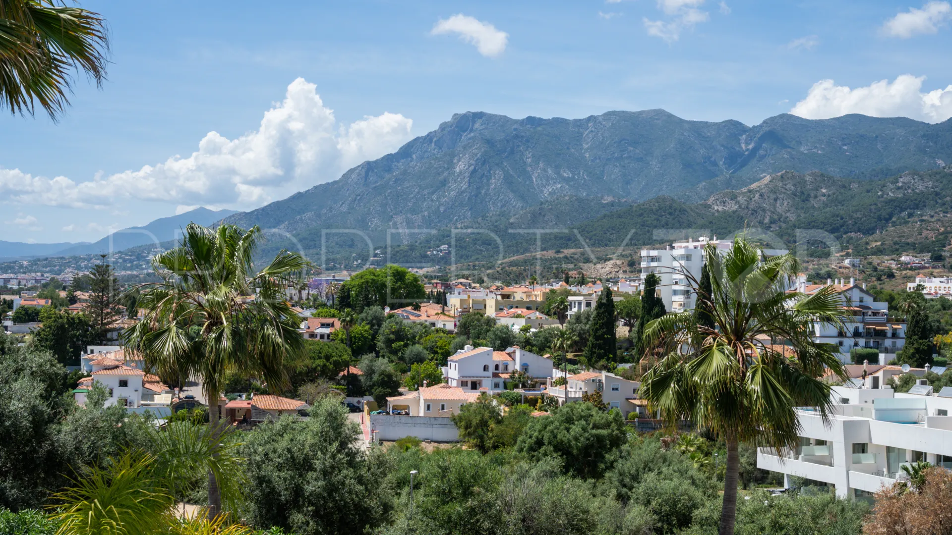 Rio Real villa for sale