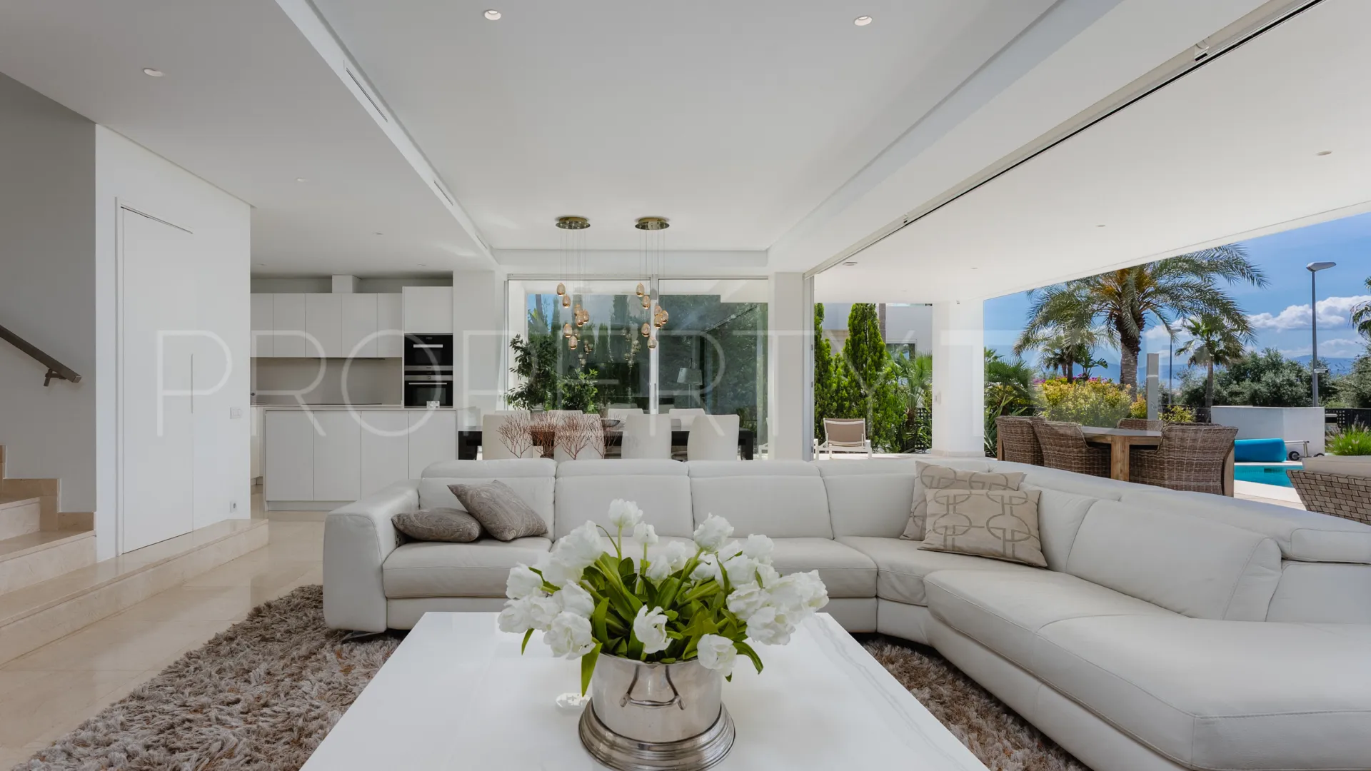 Rio Real villa for sale