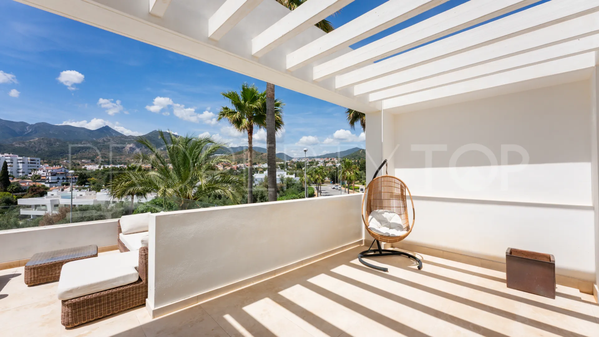 Rio Real villa for sale