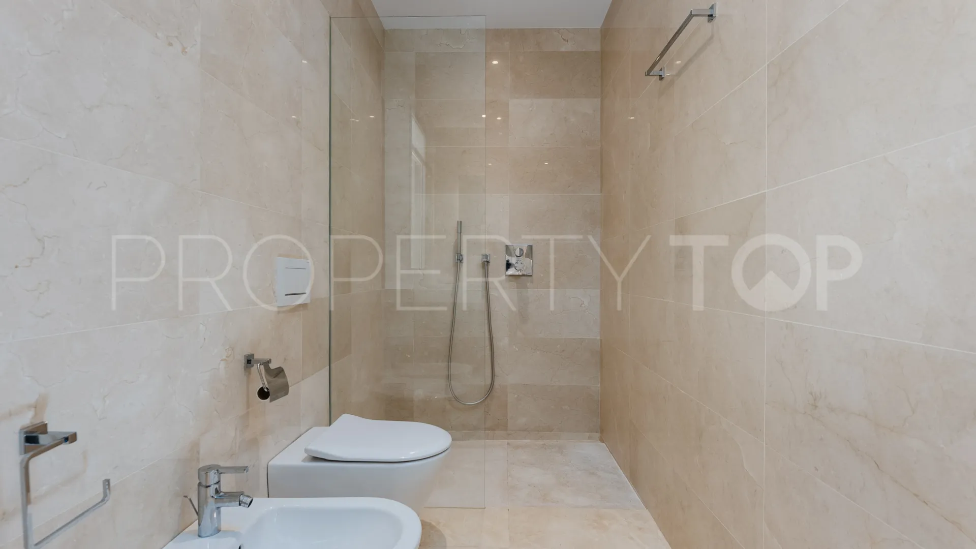 Rio Real villa for sale