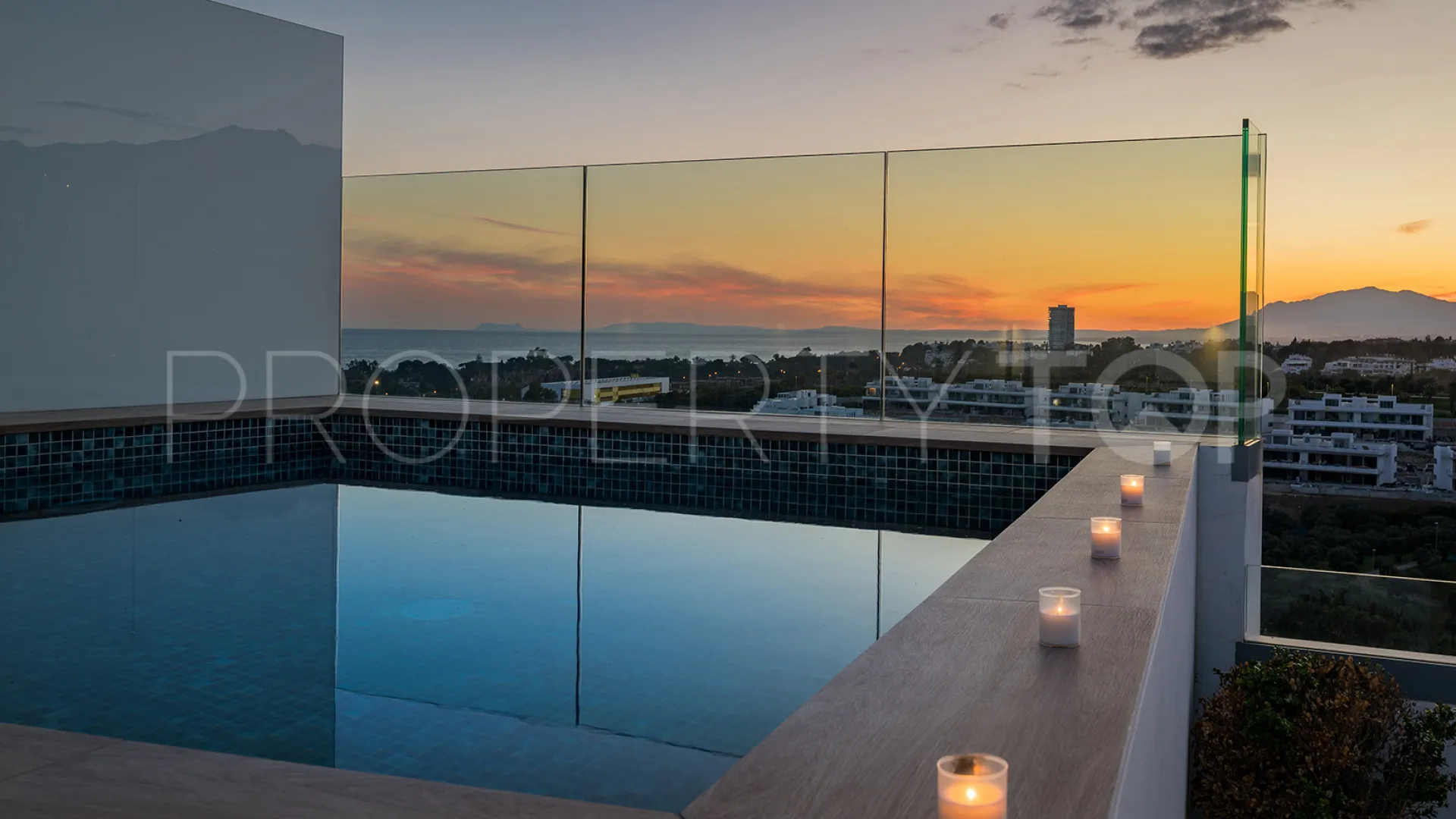 For sale duplex penthouse in Marbella East
