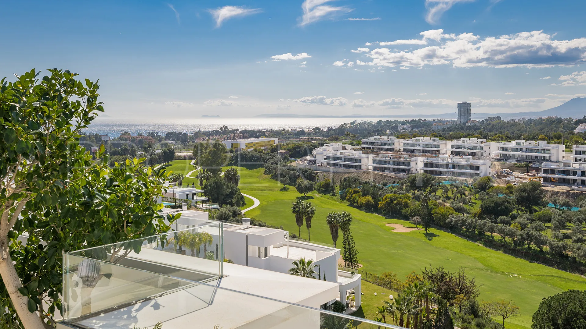 For sale duplex penthouse in Marbella East