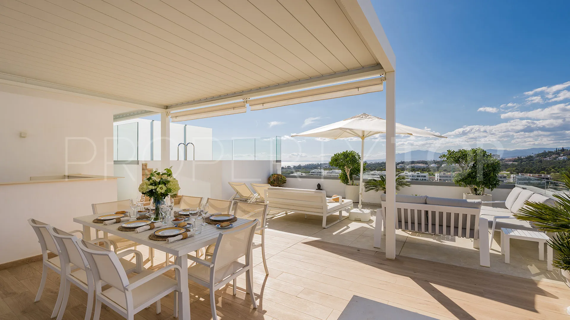 For sale duplex penthouse in Marbella East