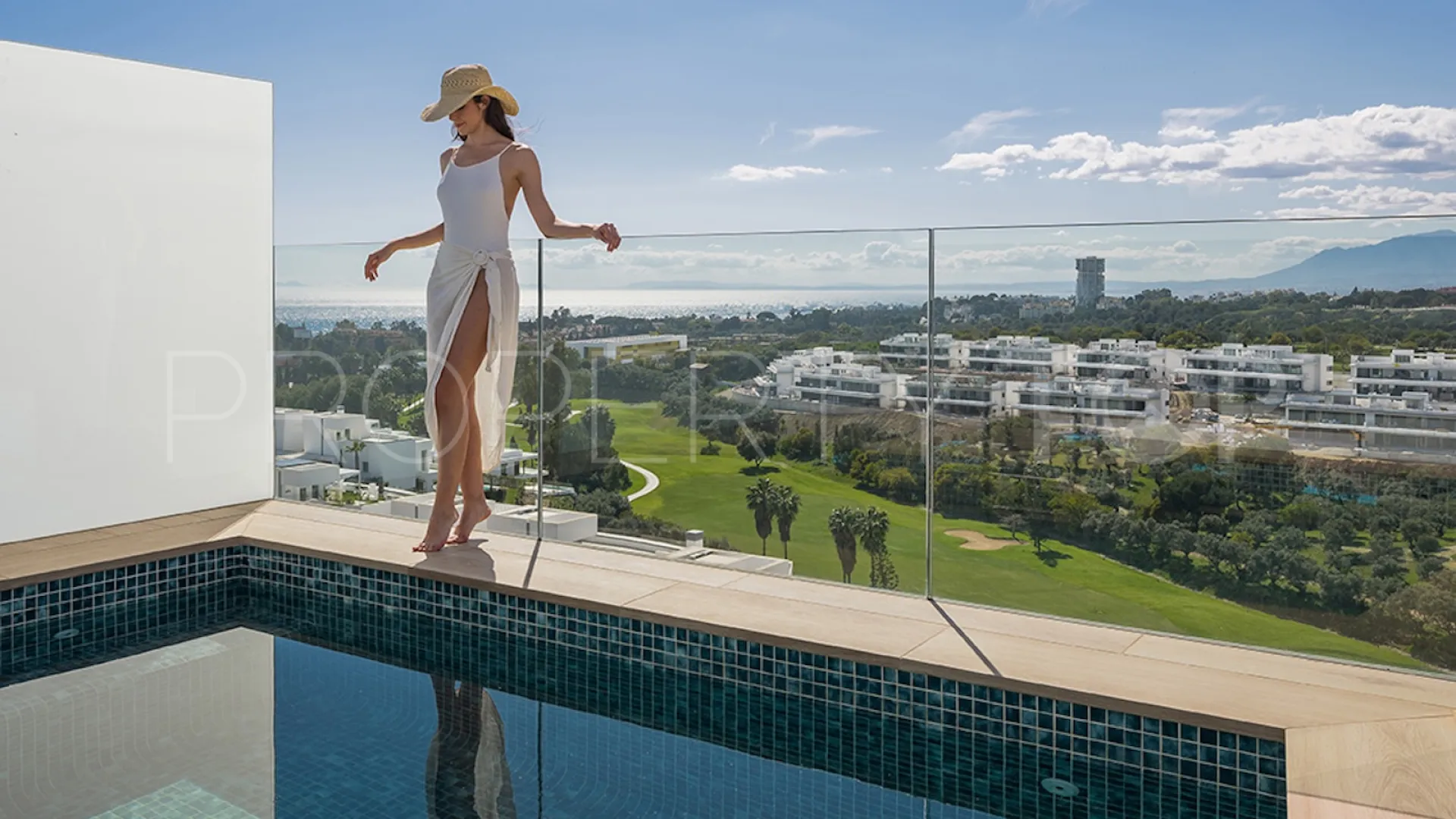 For sale duplex penthouse in Marbella East