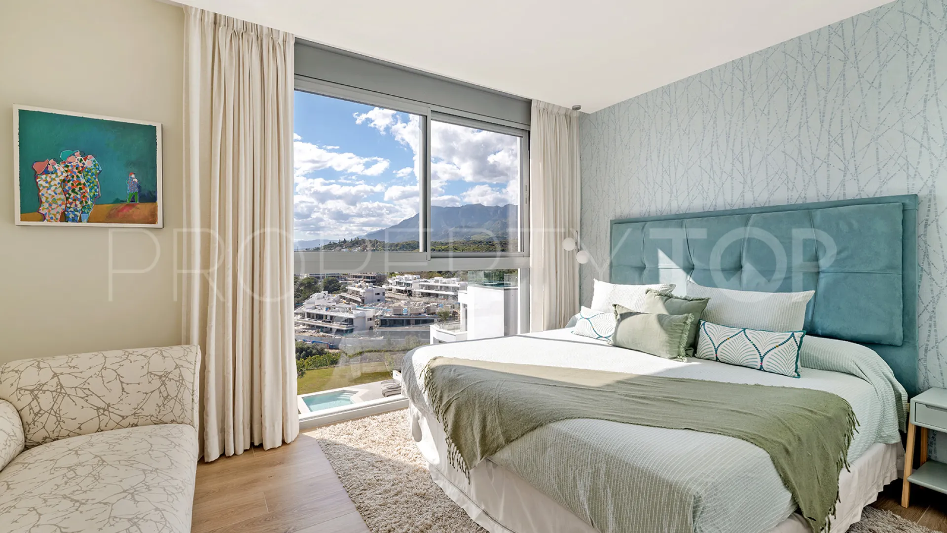For sale duplex penthouse in Marbella East