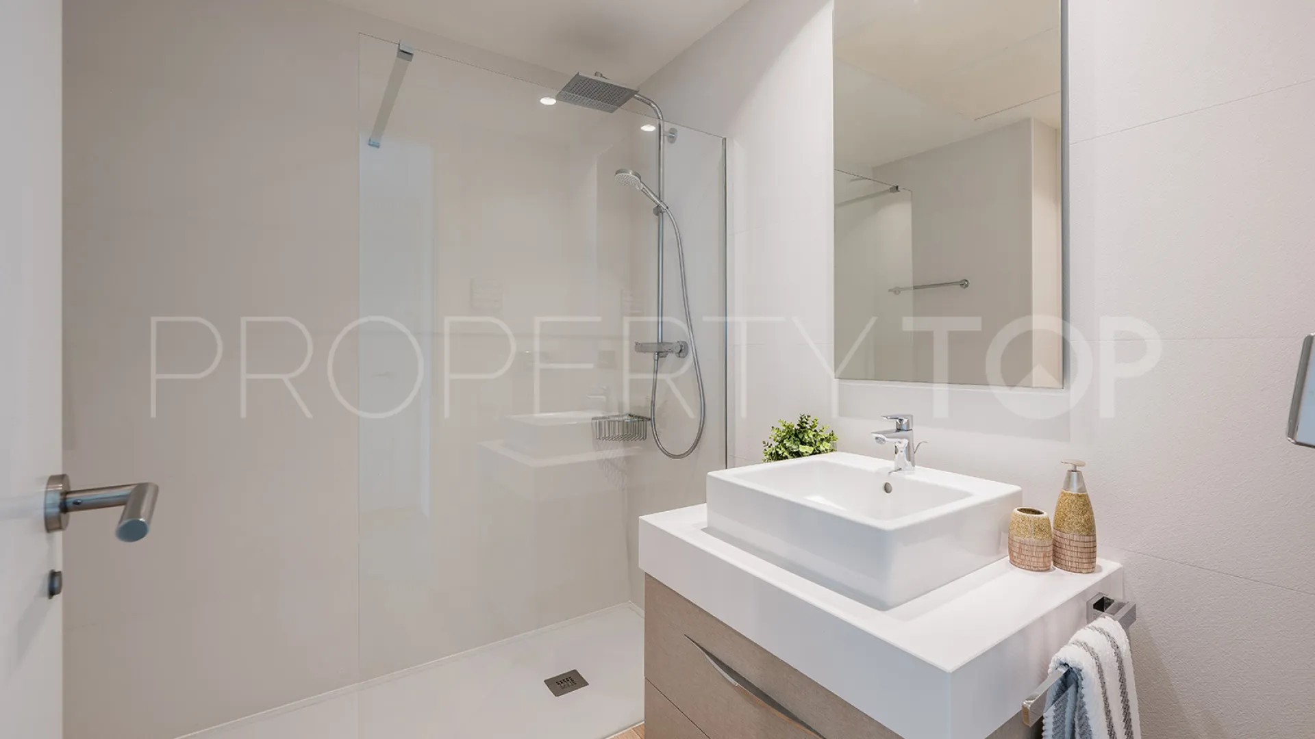 For sale duplex penthouse in Marbella East