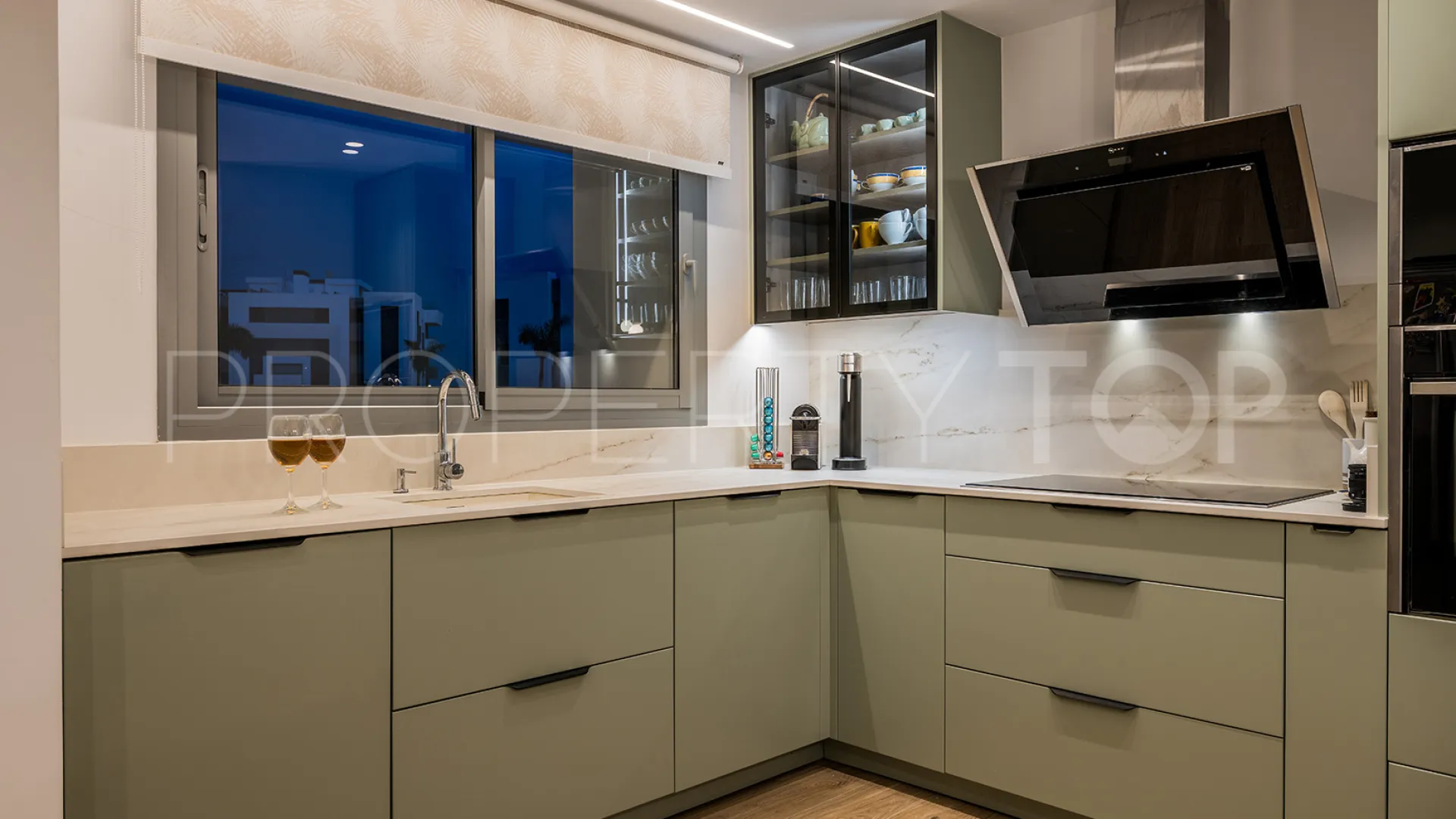 For sale duplex penthouse in Marbella East