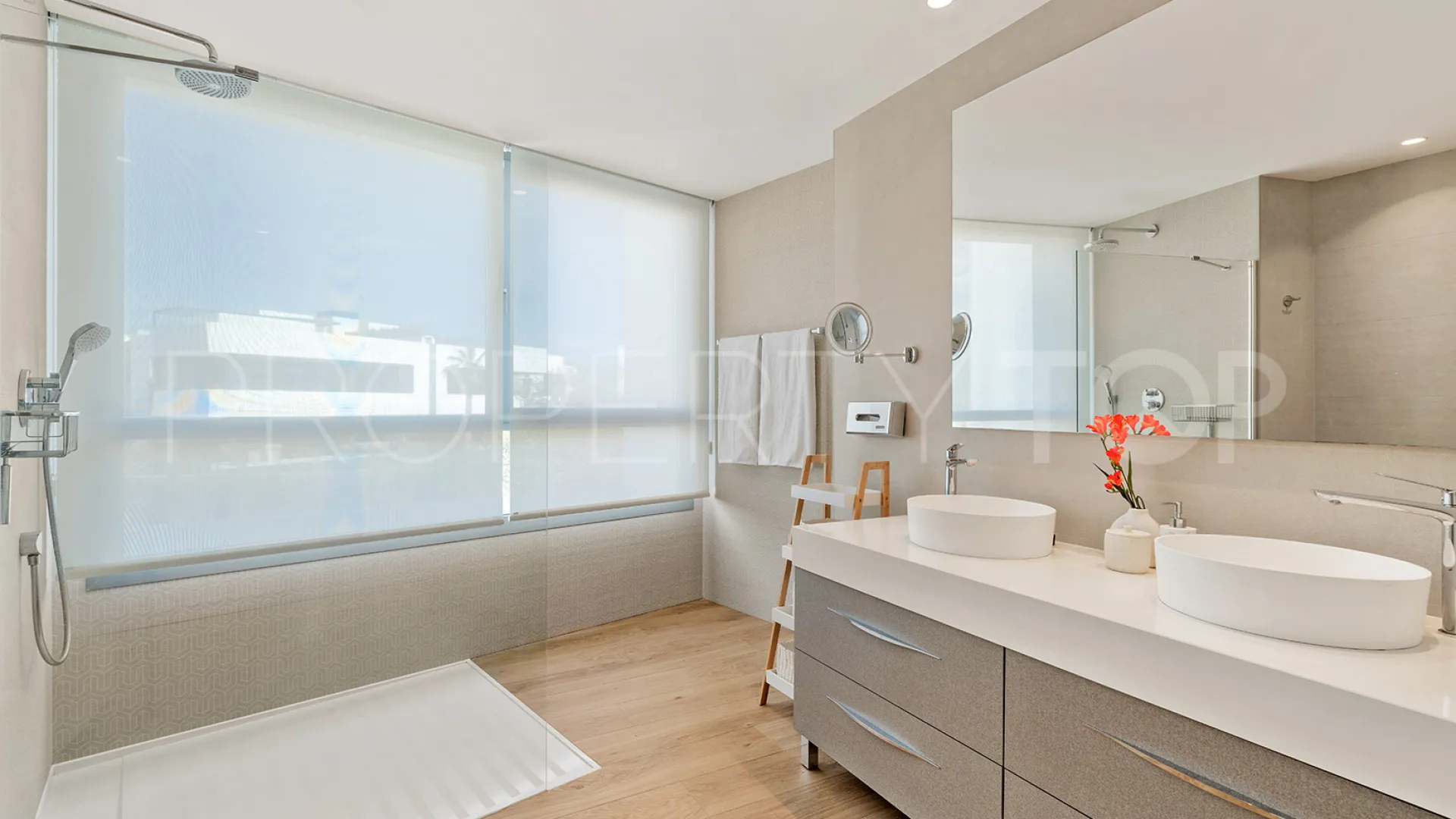 For sale duplex penthouse in Marbella East