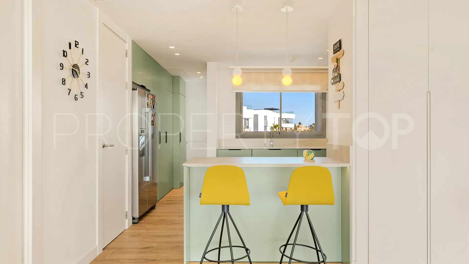 For sale duplex penthouse in Marbella East