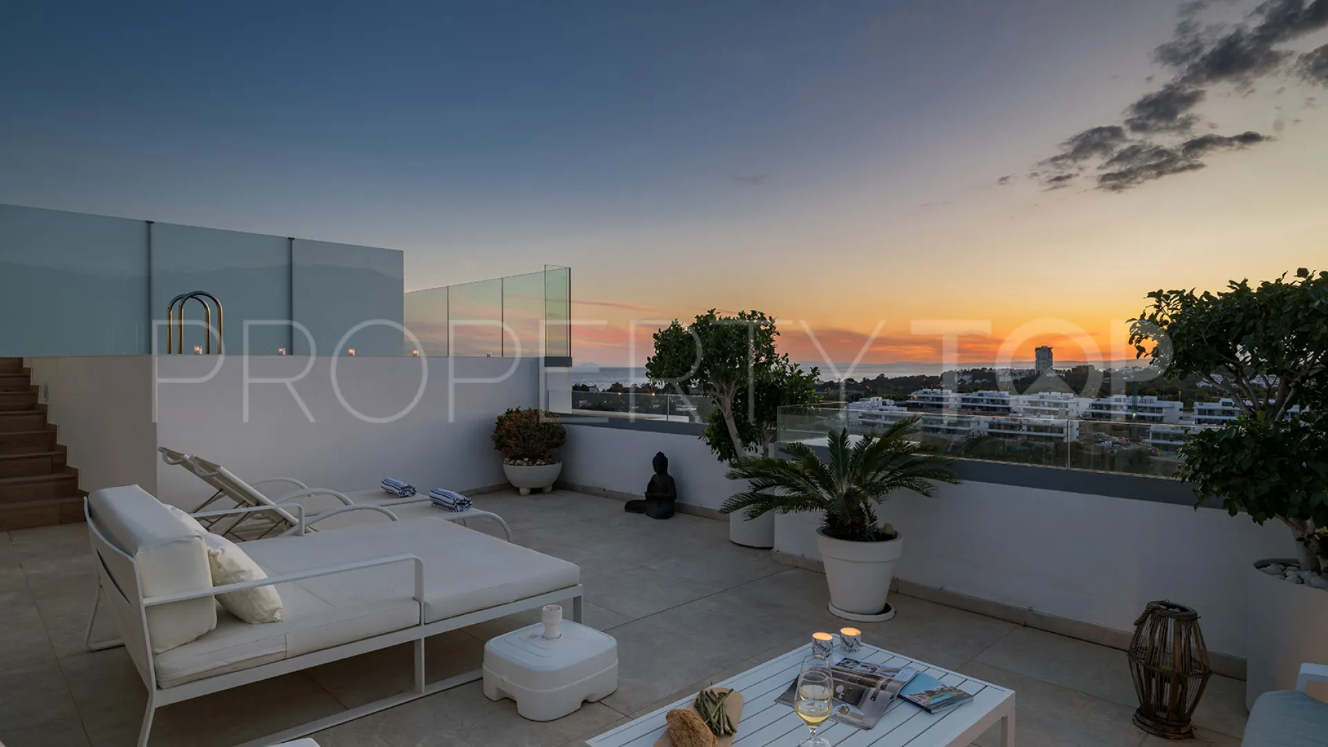 For sale duplex penthouse in Marbella East