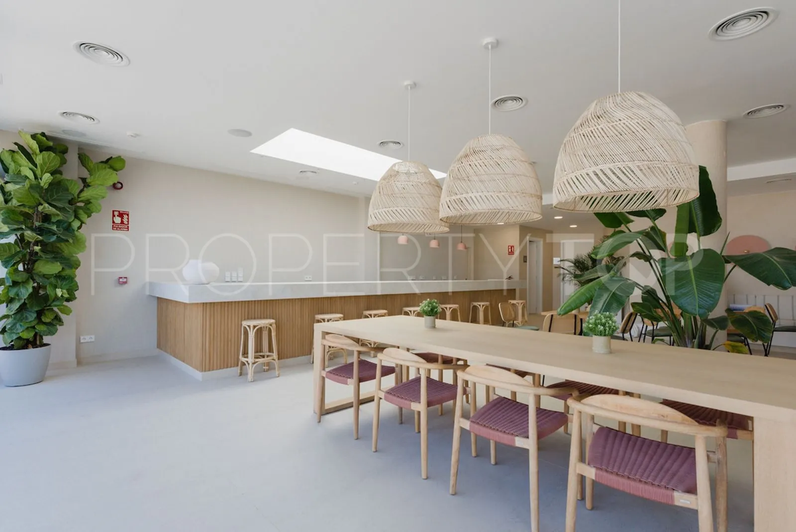 For sale duplex penthouse in Marbella East