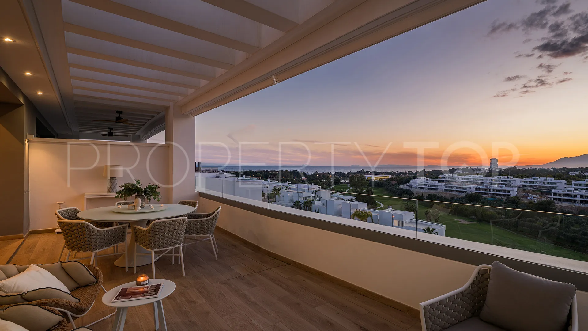 For sale duplex penthouse in Marbella East