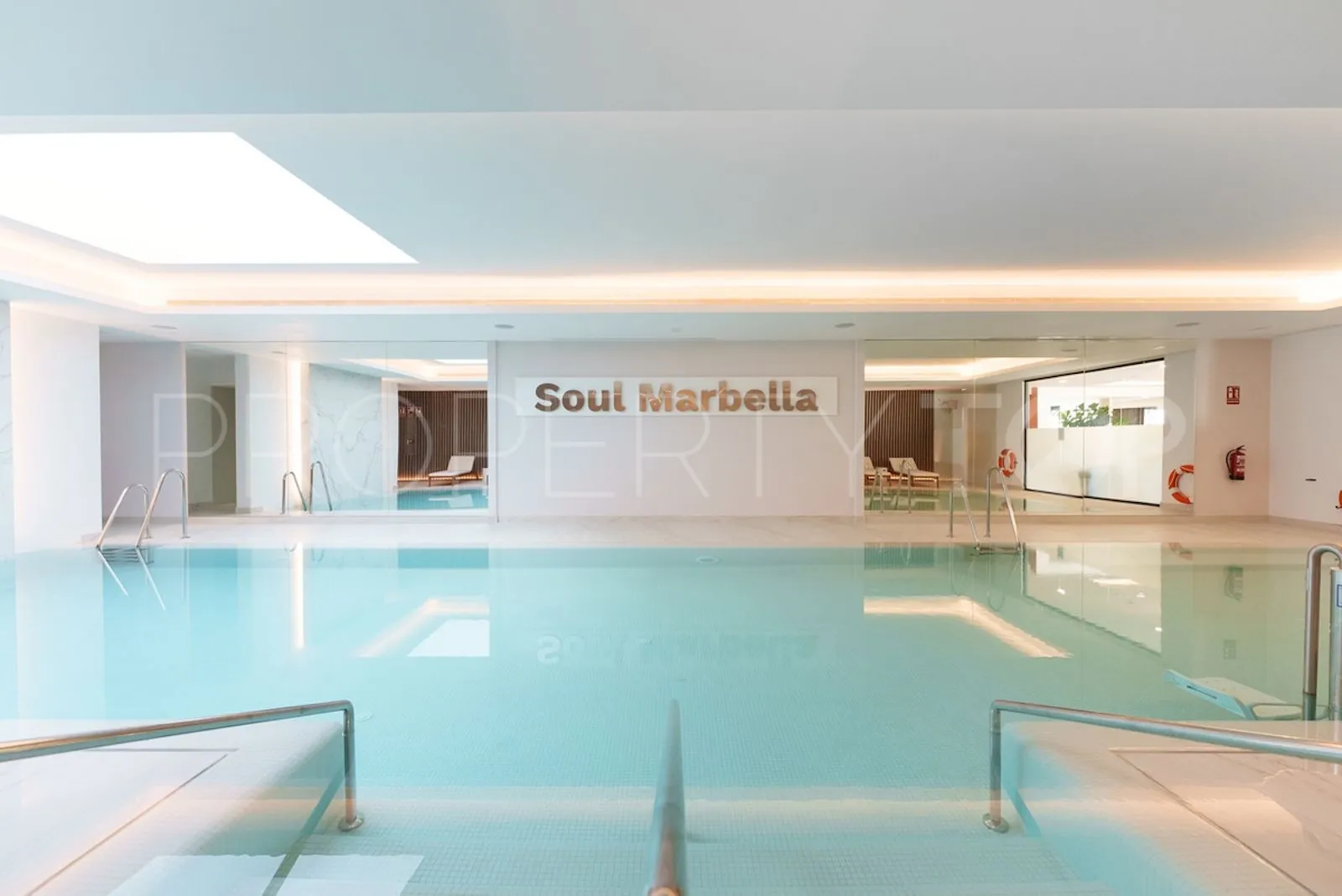 For sale duplex penthouse in Marbella East