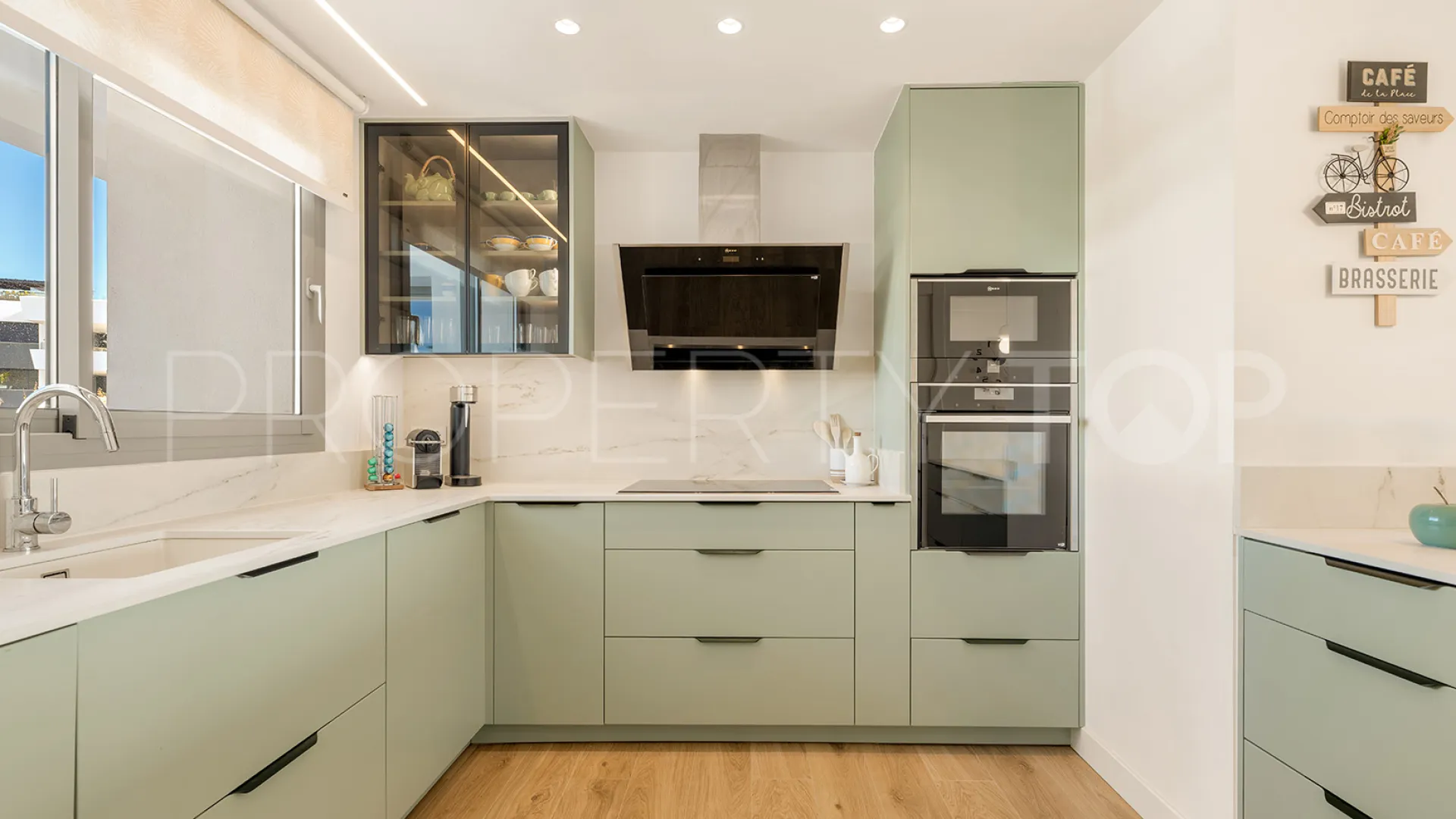 For sale duplex penthouse in Marbella East