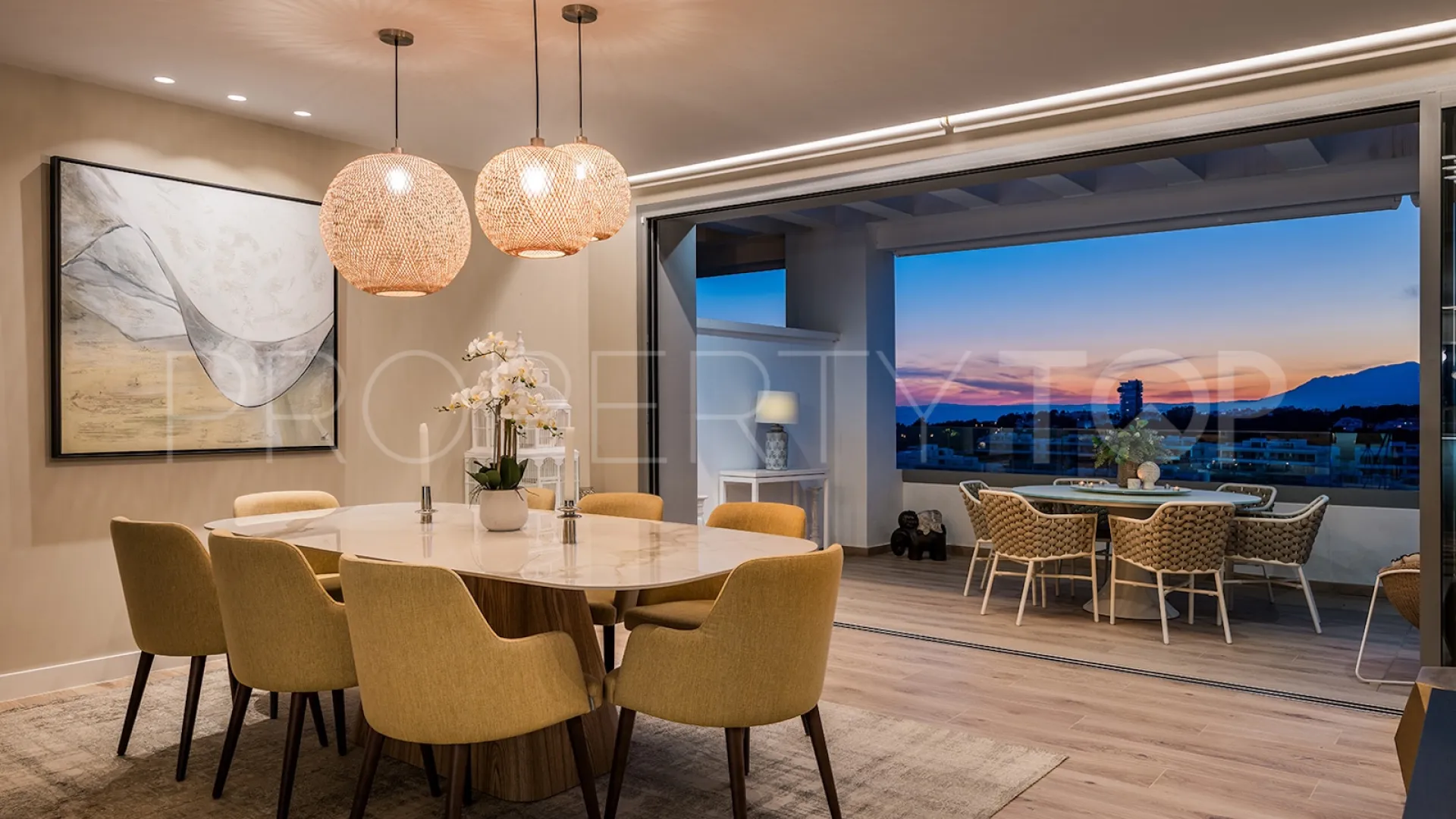 For sale duplex penthouse in Marbella East