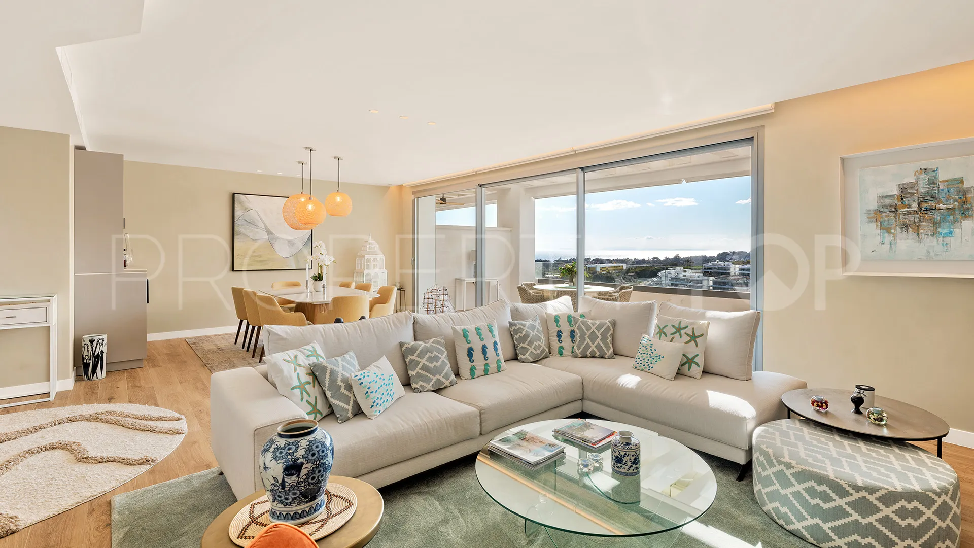 For sale duplex penthouse in Marbella East