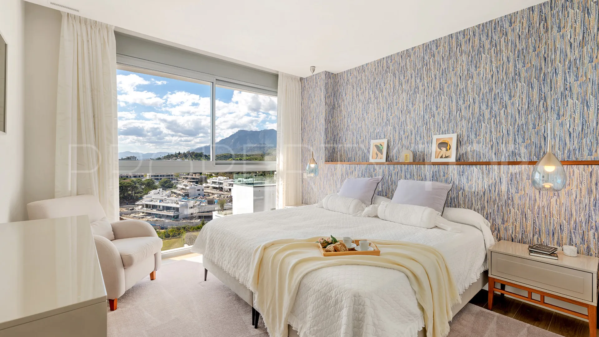 For sale duplex penthouse in Marbella East