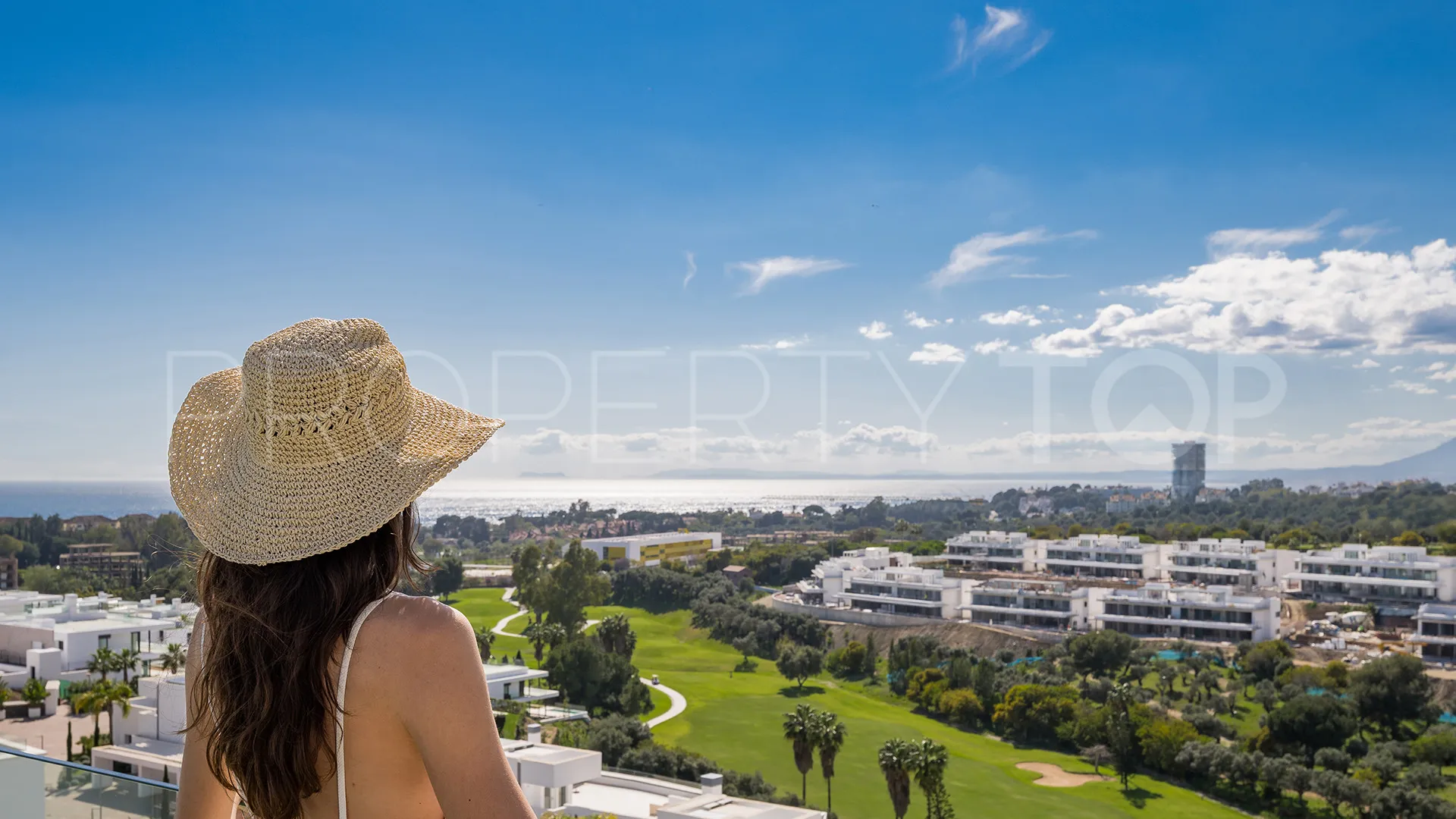 For sale duplex penthouse in Marbella East