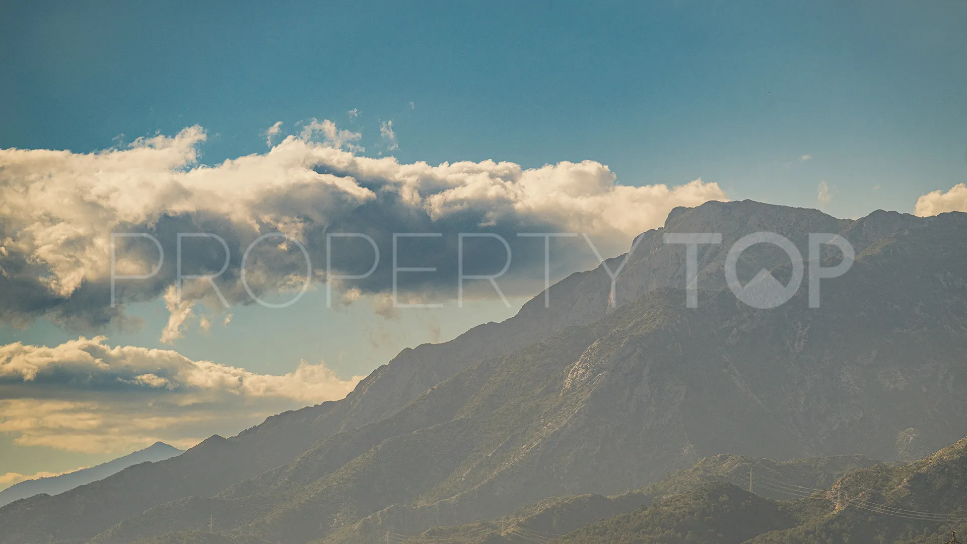 For sale duplex penthouse in Marbella East