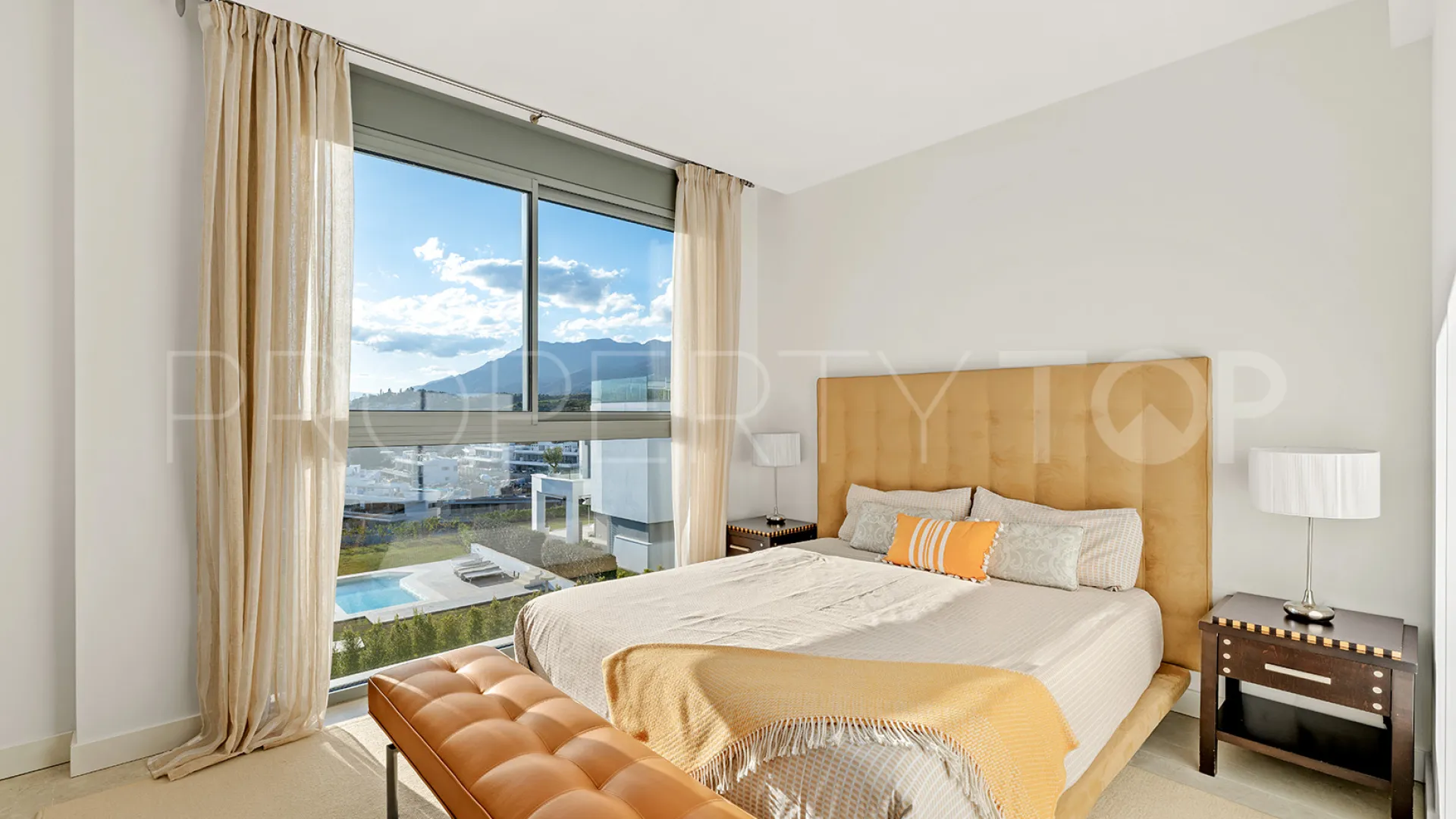 For sale apartment in Marbella East