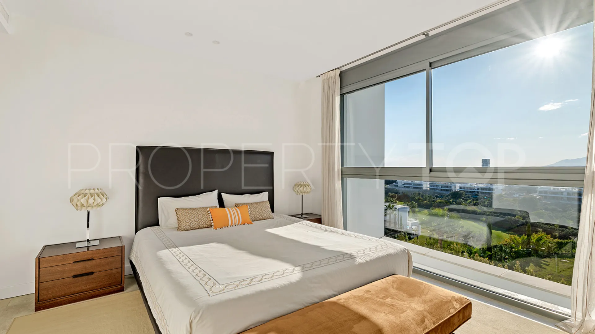 For sale apartment in Marbella East