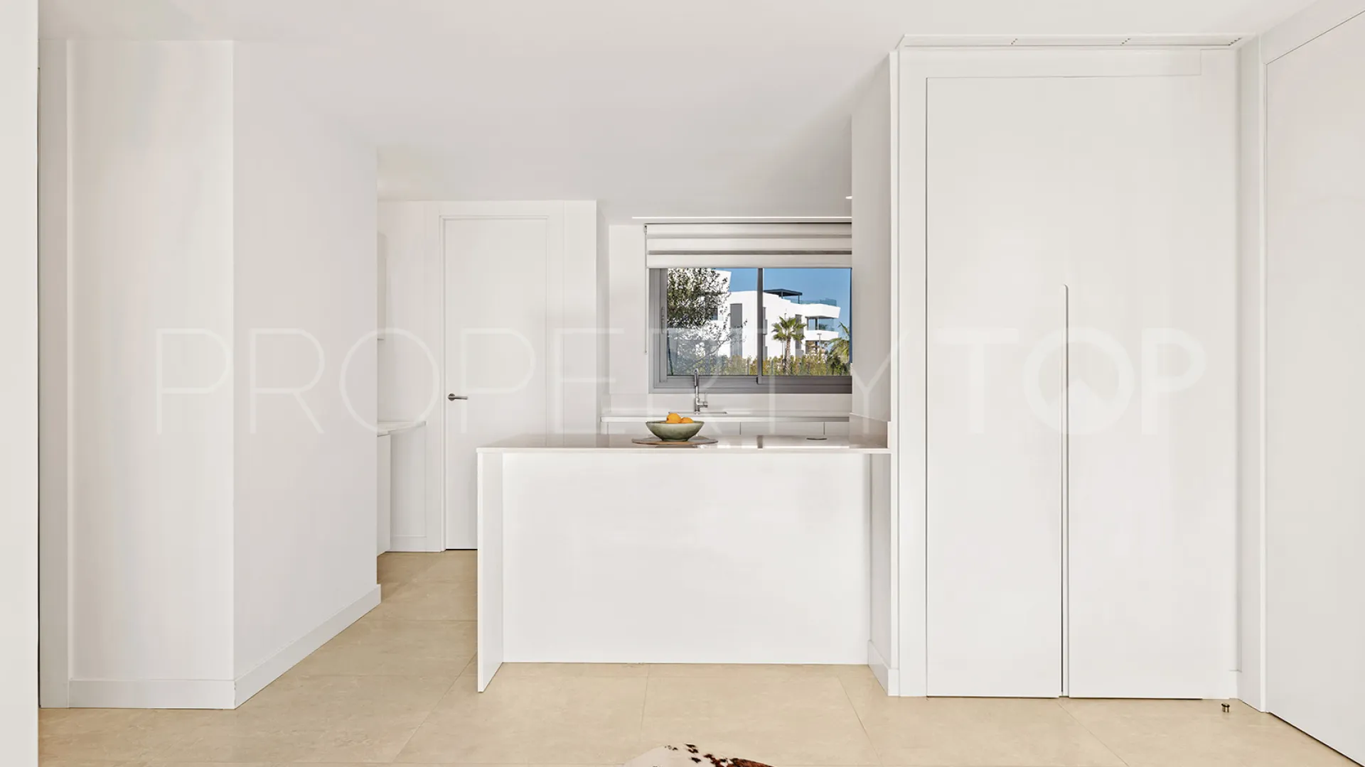 For sale apartment in Marbella East