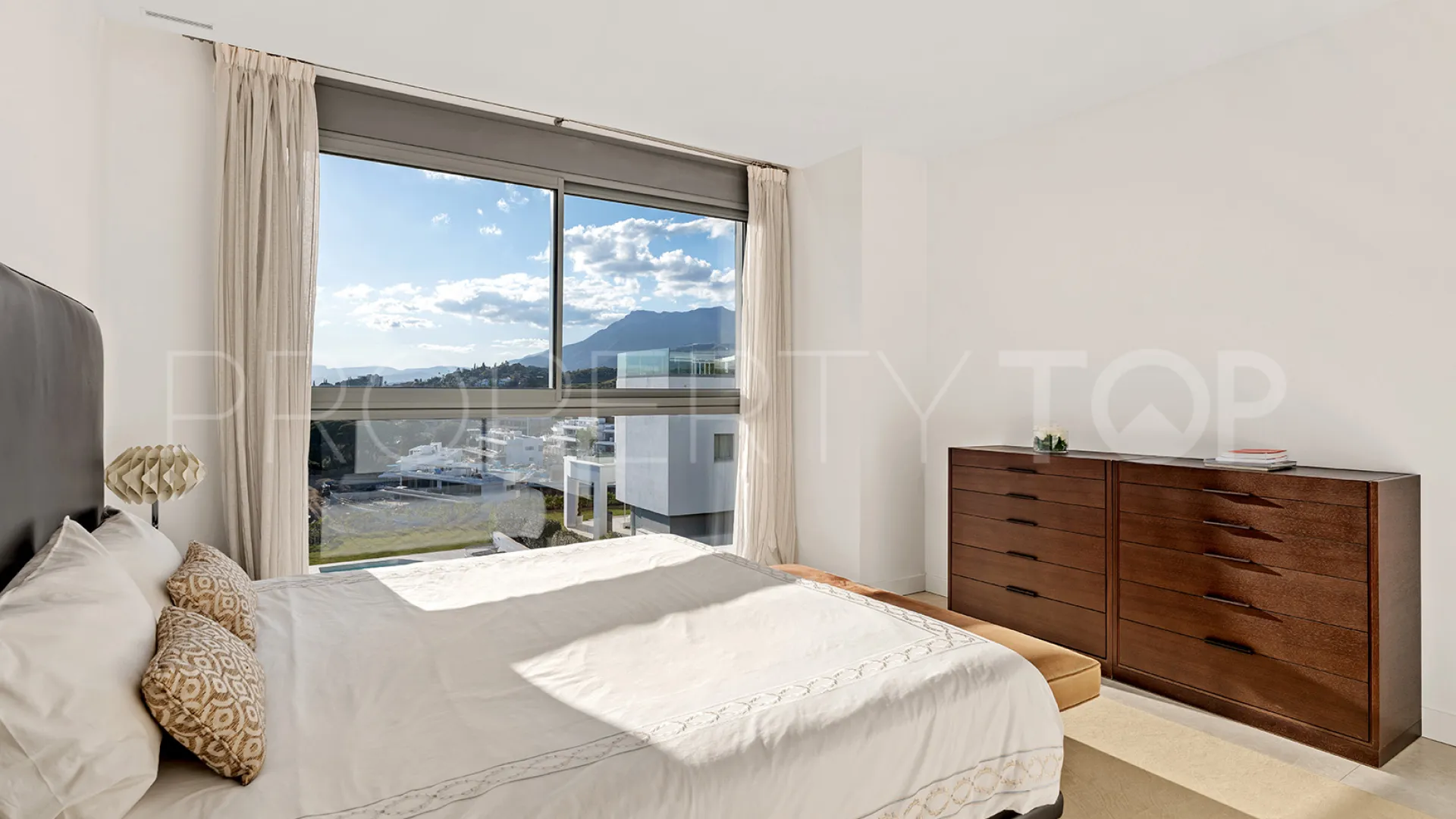 For sale apartment in Marbella East