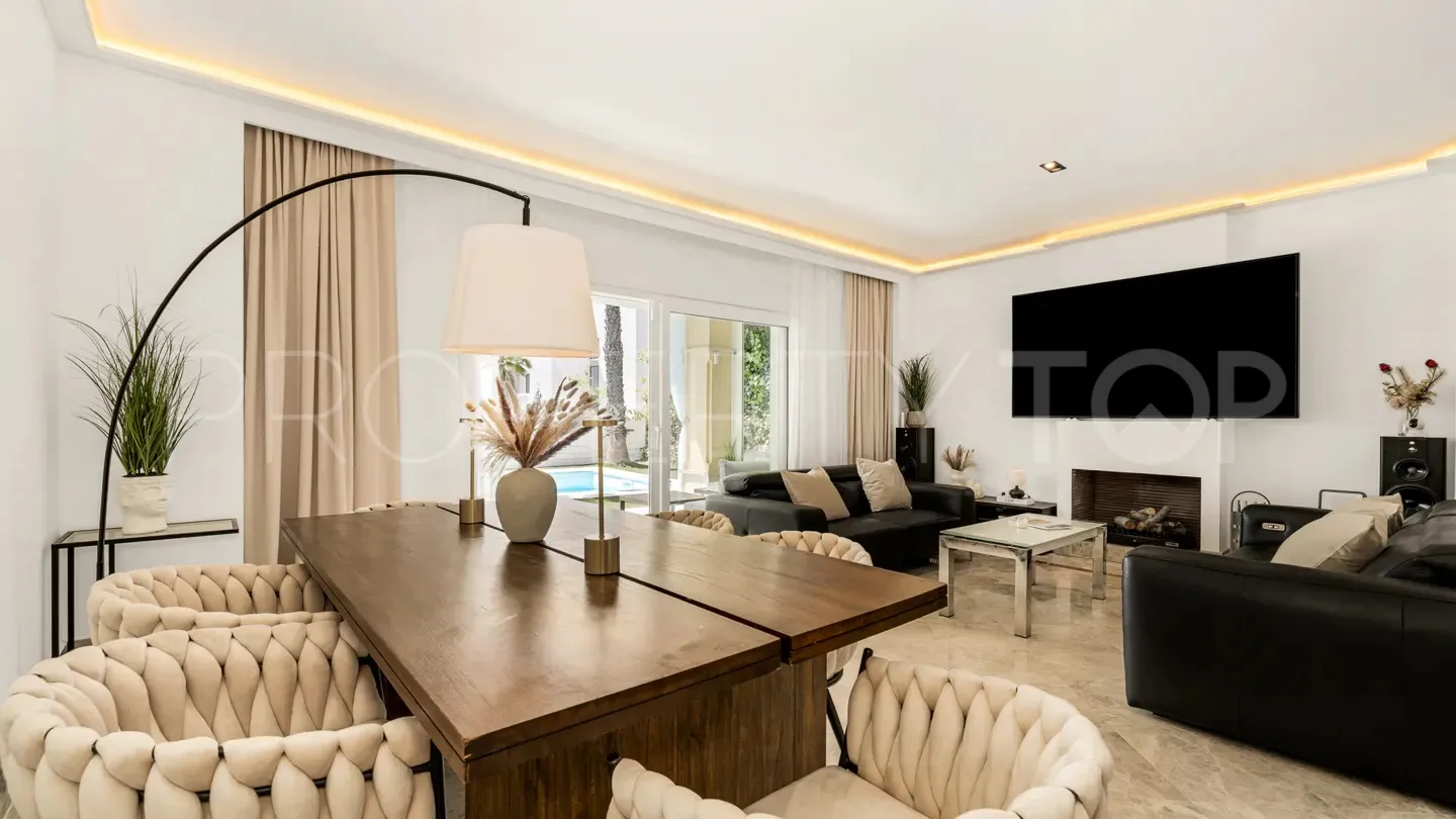 Marbella Este, villa pareada en venta con 4 dormitorios