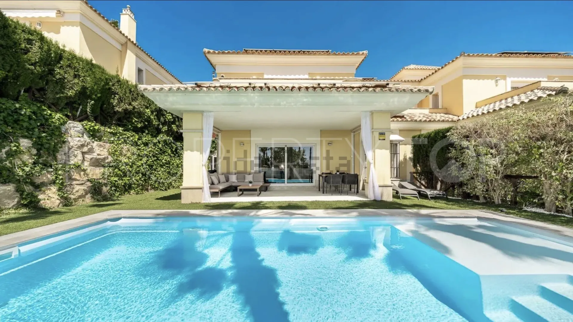 Marbella Este, villa pareada en venta con 4 dormitorios