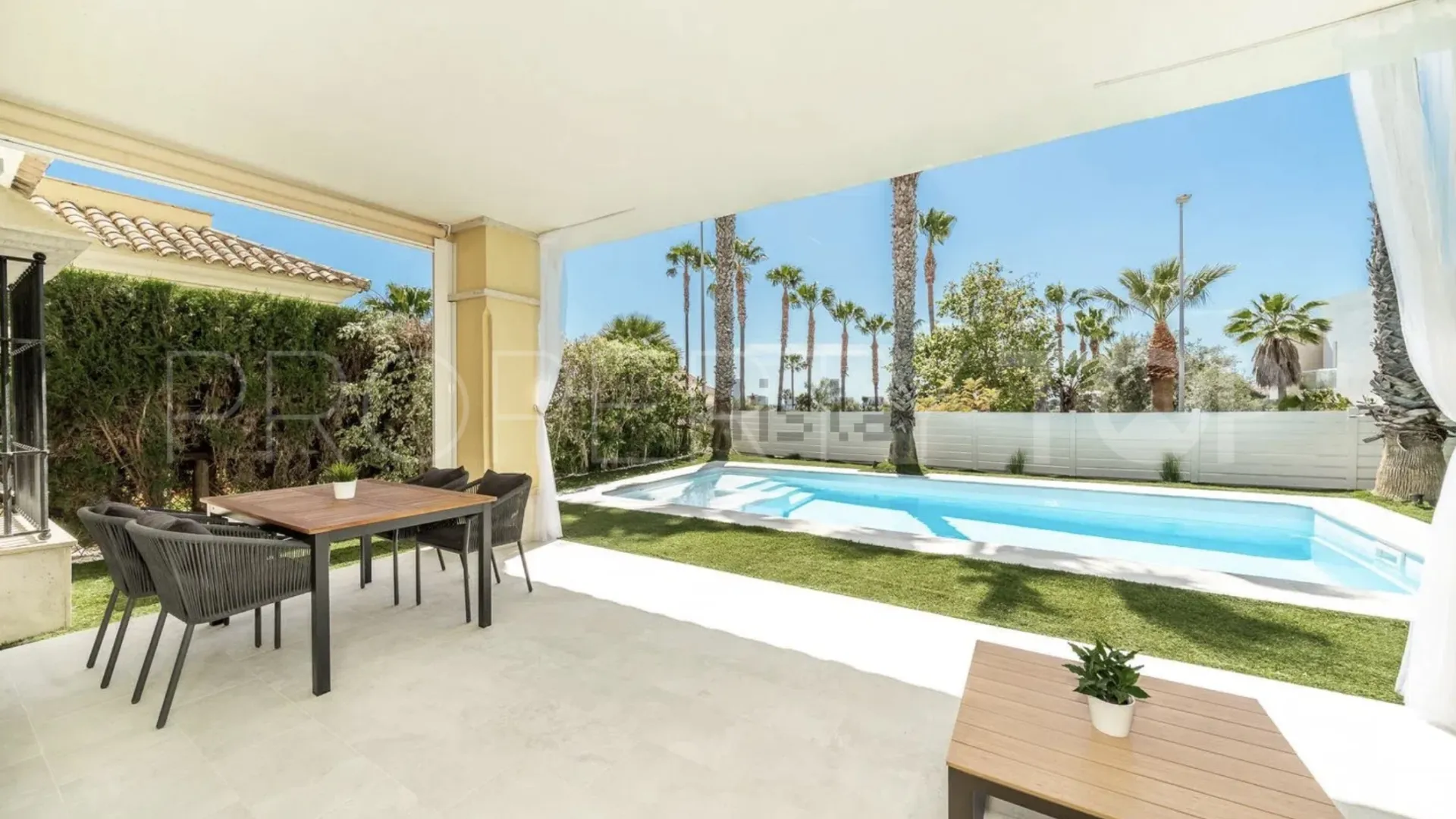 Marbella Este, villa pareada en venta con 4 dormitorios