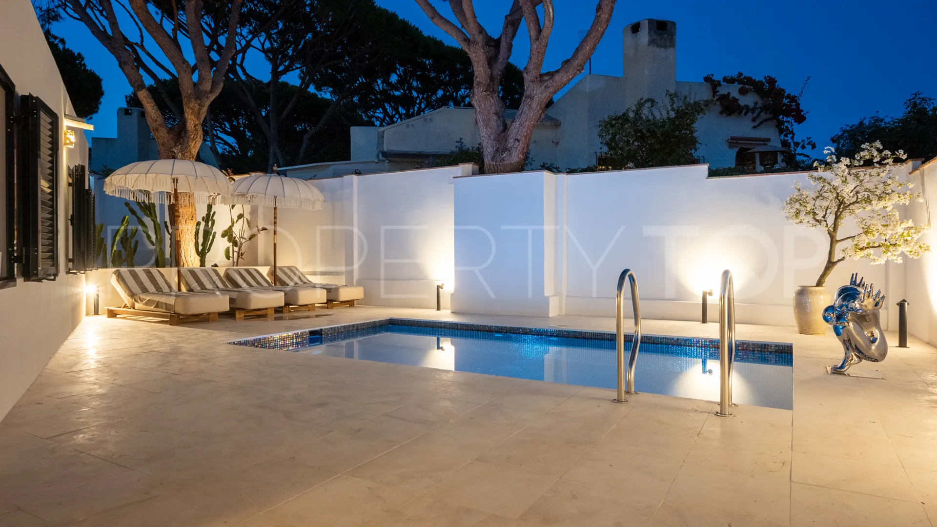 4 bedrooms villa for sale in Calahonda