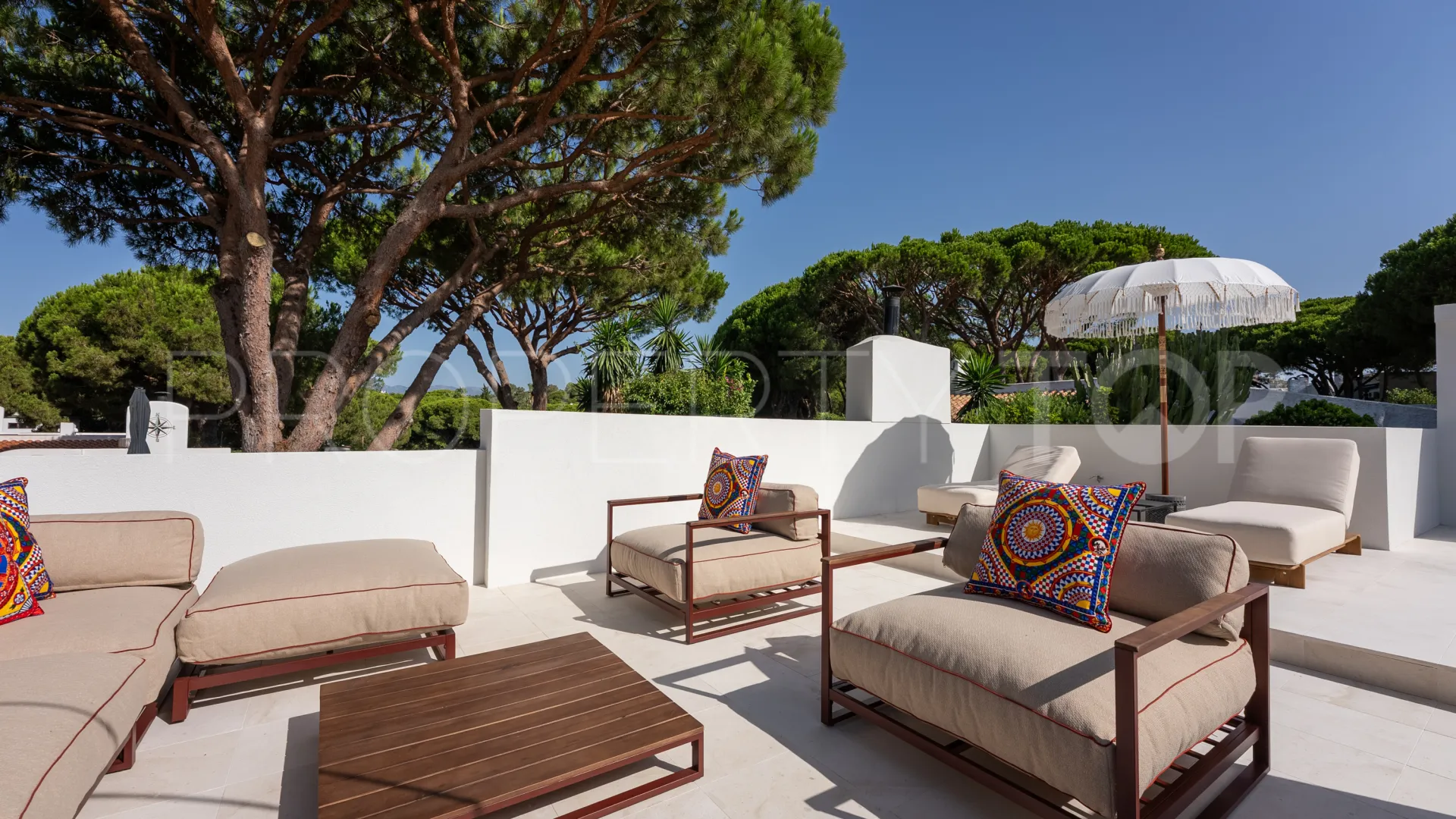 4 bedrooms villa for sale in Calahonda