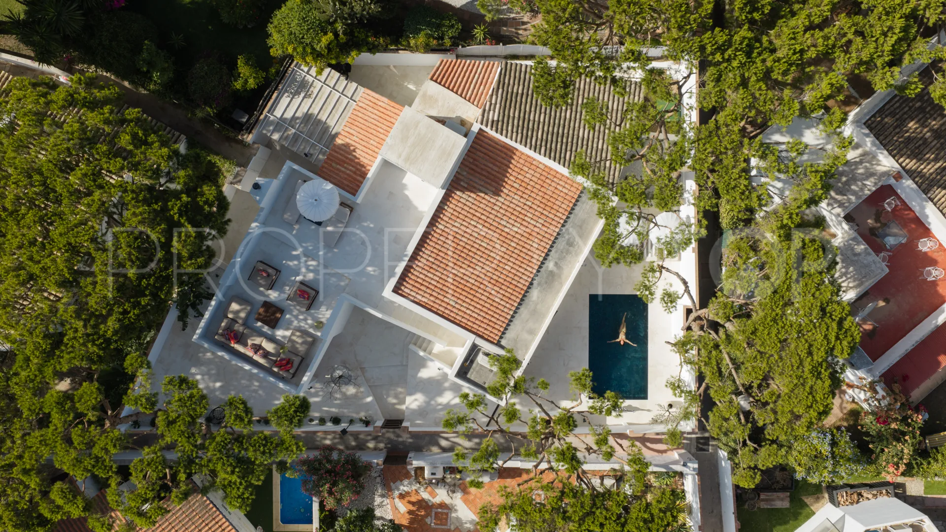 4 bedrooms villa for sale in Calahonda