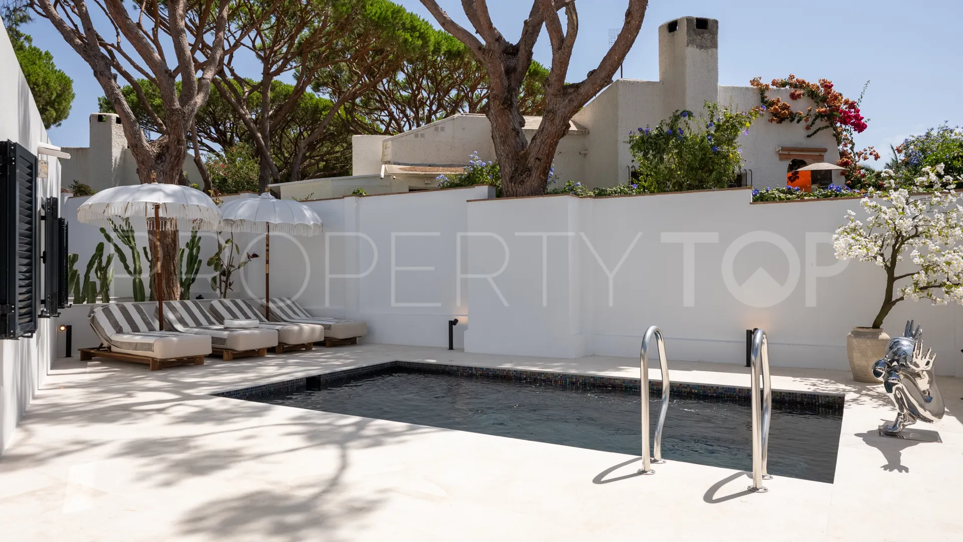 4 bedrooms villa for sale in Calahonda