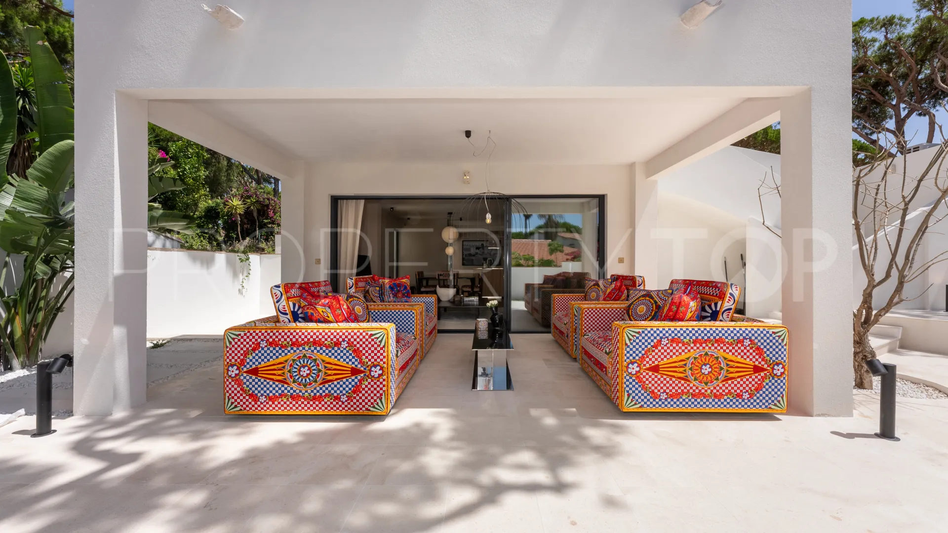 4 bedrooms villa for sale in Calahonda