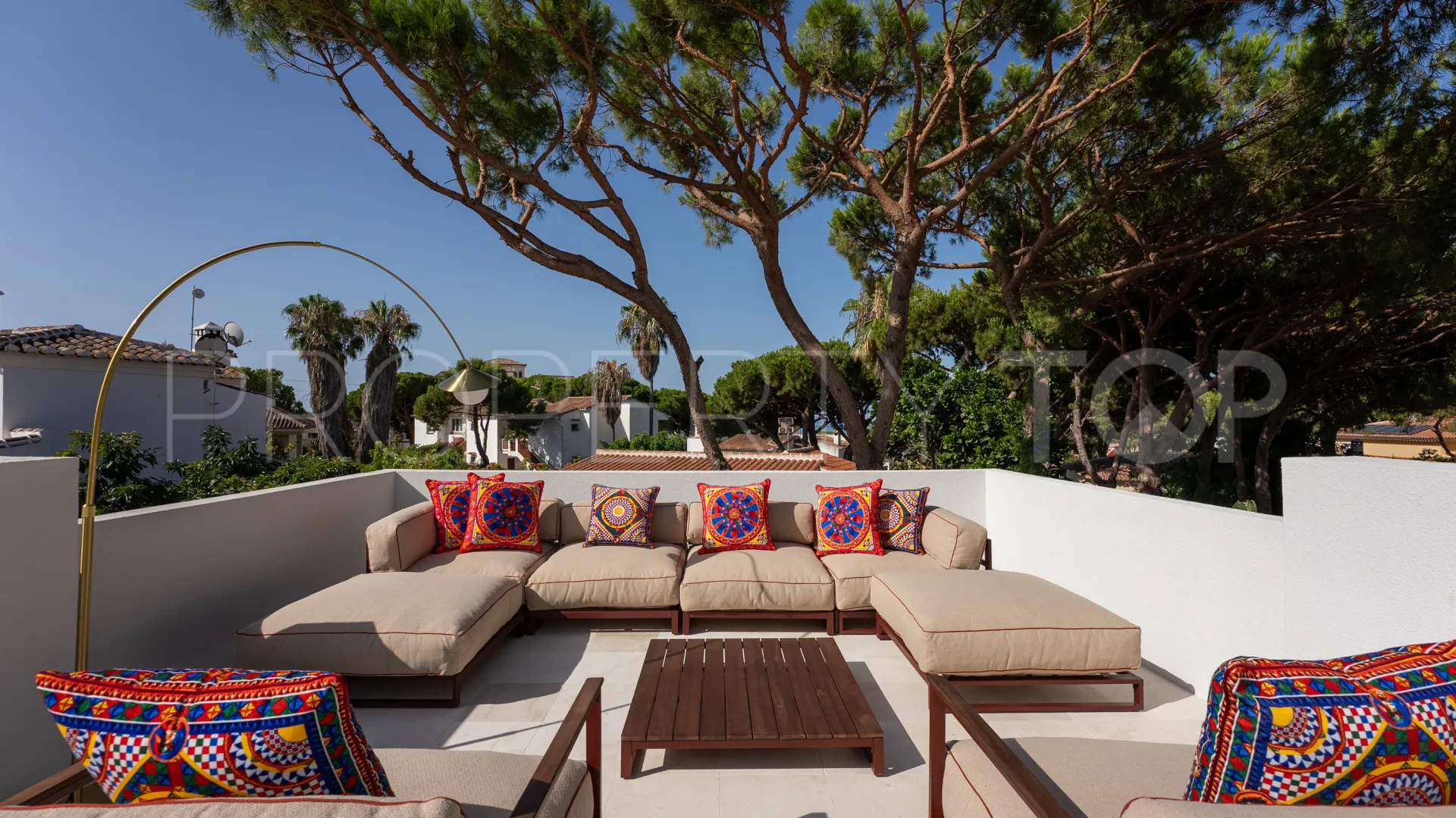 4 bedrooms villa for sale in Calahonda