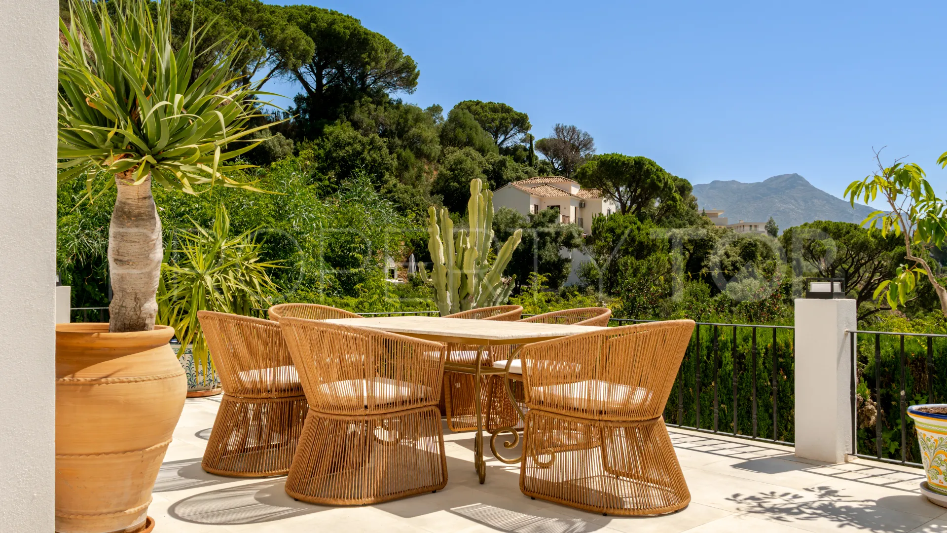 For sale El Madroñal house
