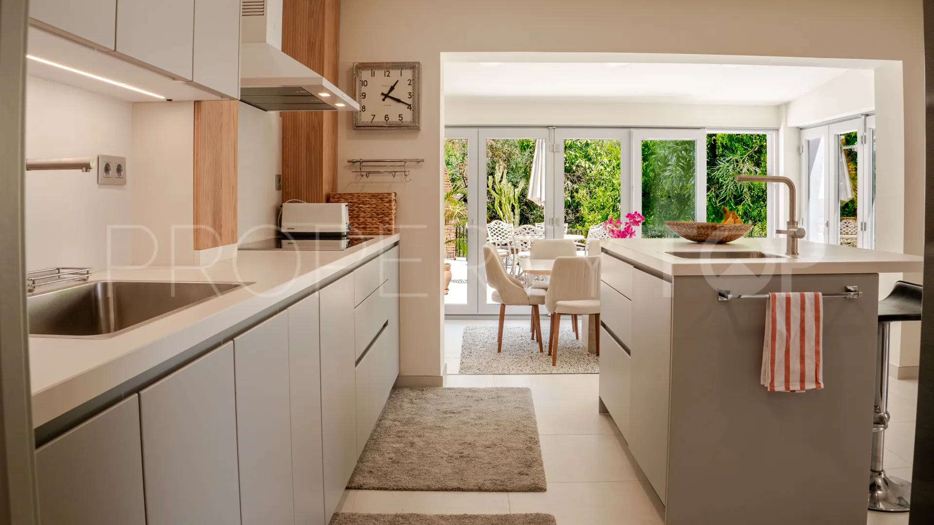 For sale El Madroñal house
