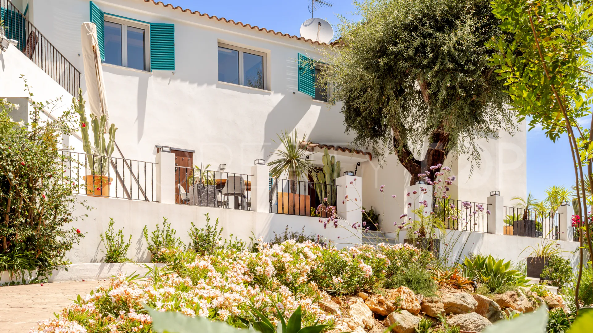 For sale El Madroñal house