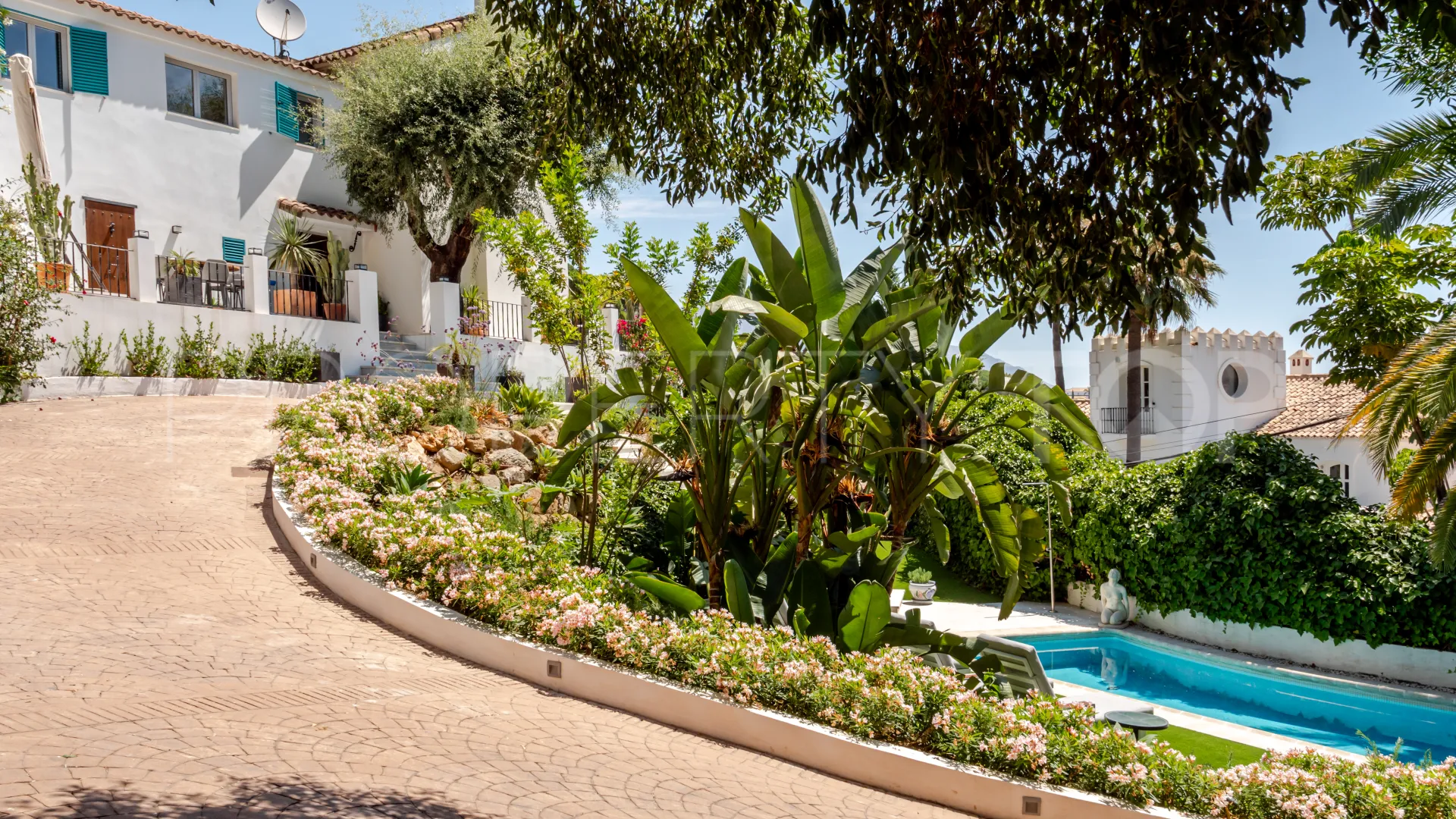 For sale El Madroñal house
