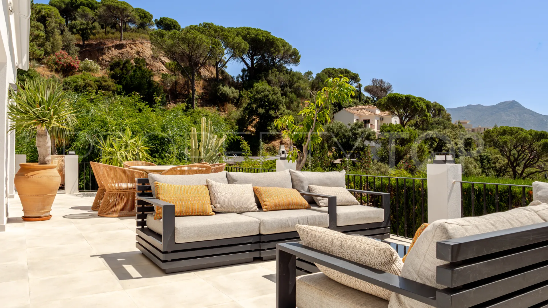 For sale El Madroñal house