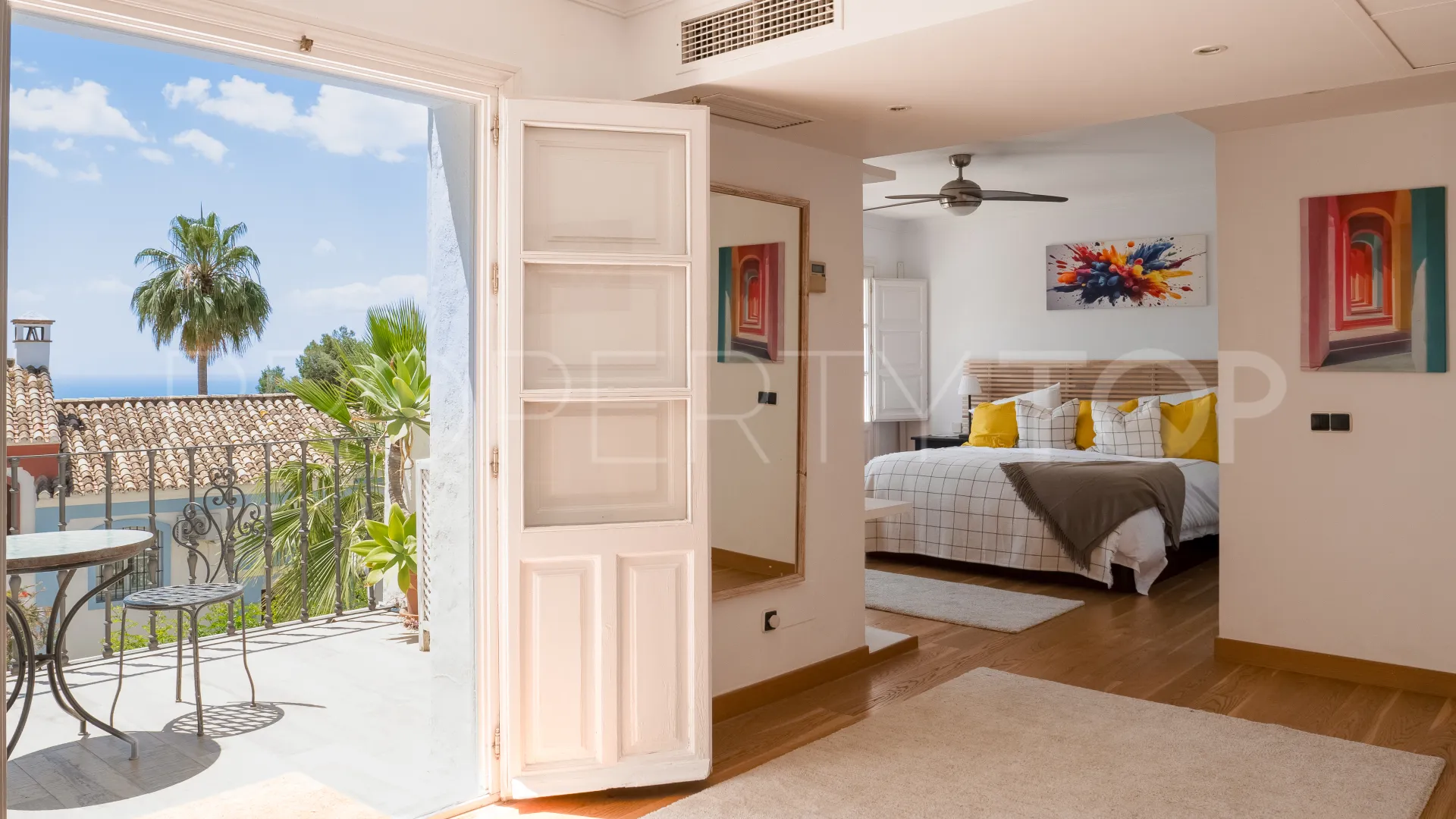 For sale La Heredia town house with 4 bedrooms