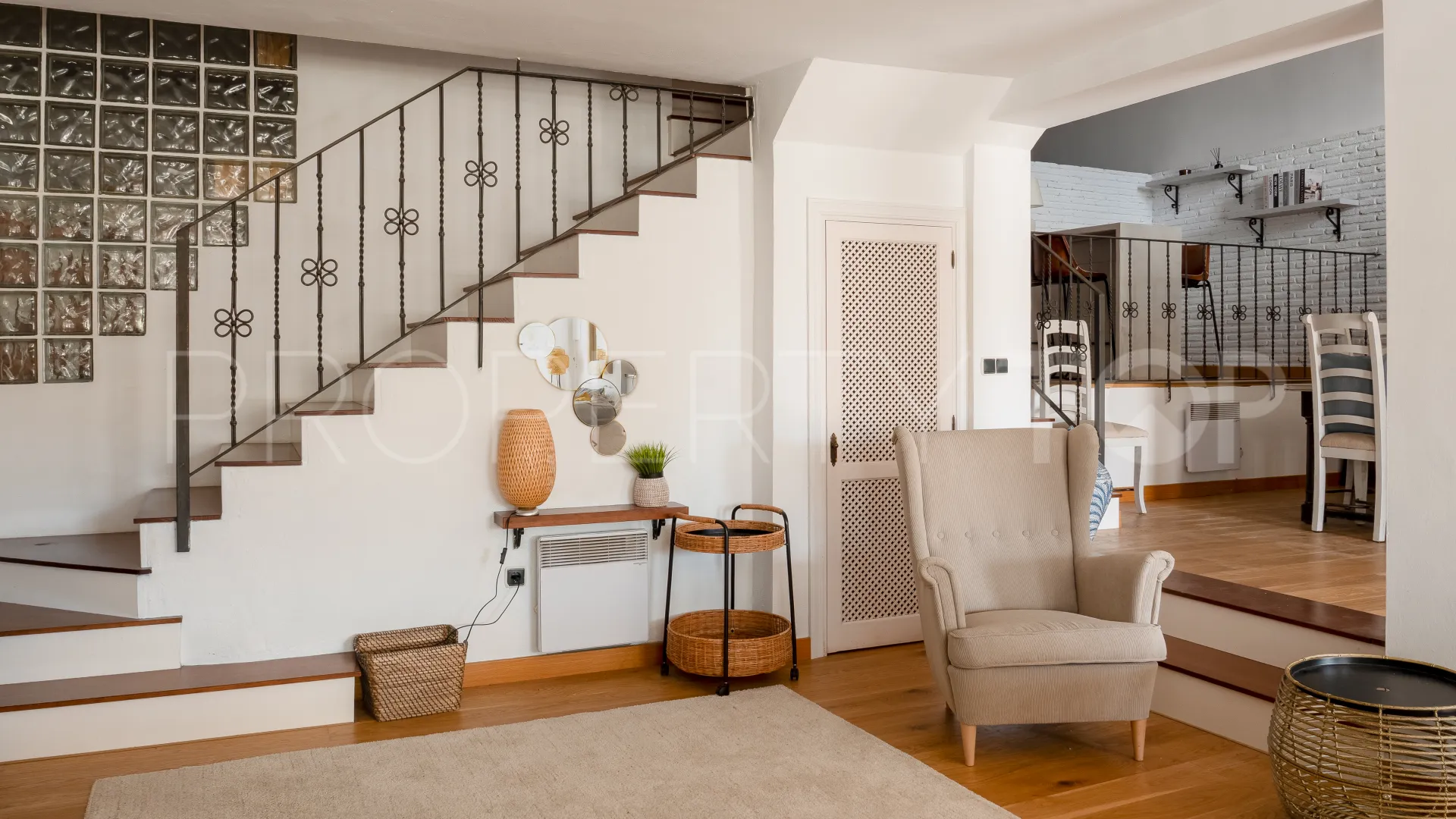 For sale La Heredia town house with 4 bedrooms