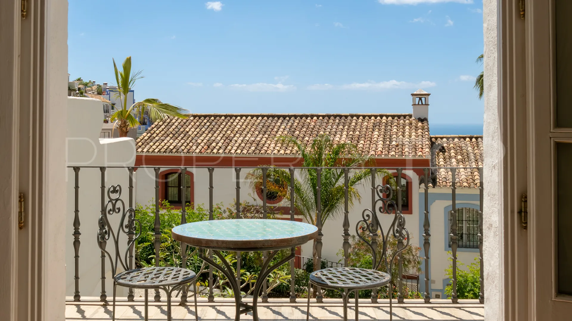 For sale La Heredia town house with 4 bedrooms